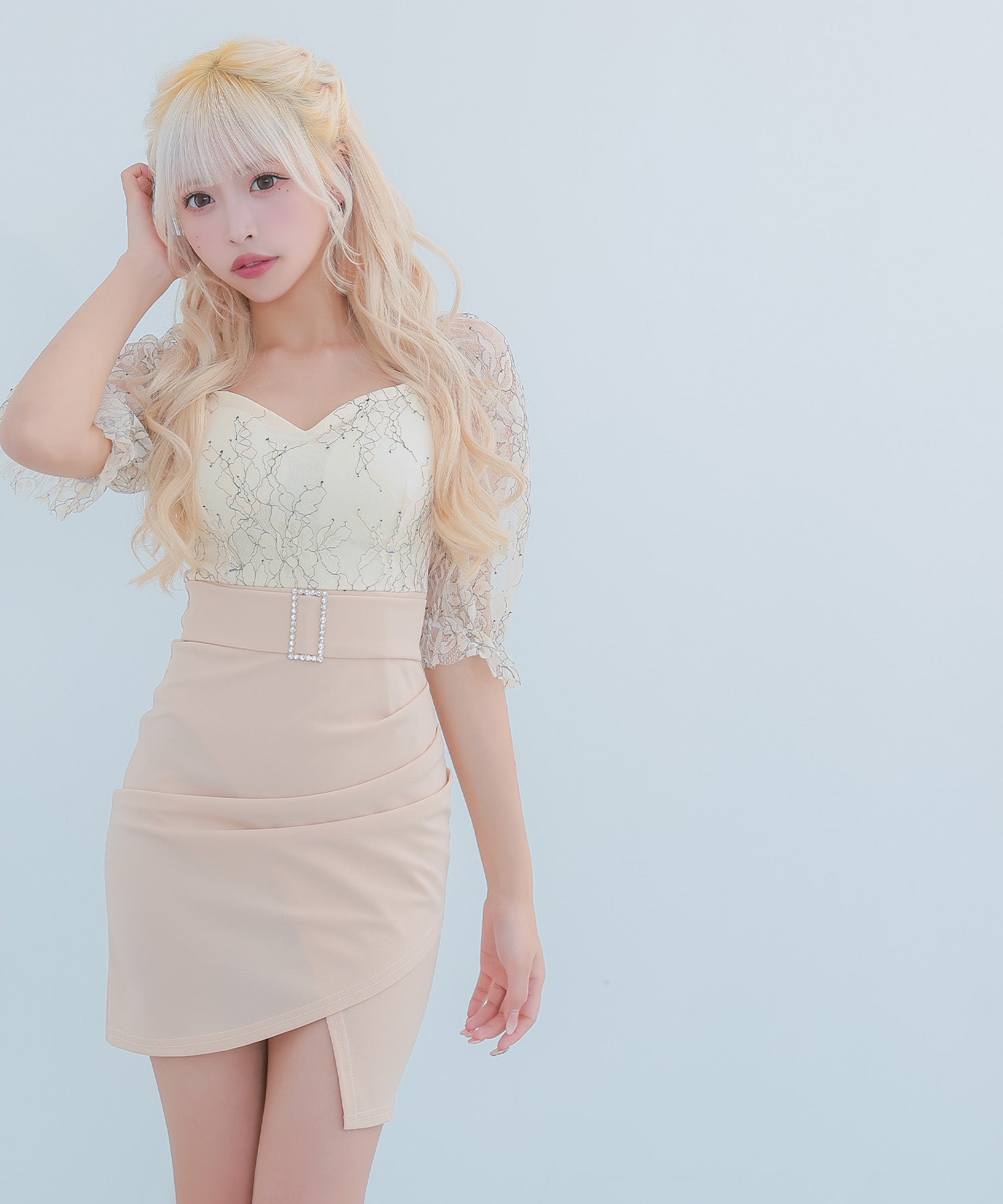 ティカ Tika キャバドレス ウエストリボンラップ風スカート肩あきミニドレス (Mサイズ) （アイボリー×ベージュ） アイボリー×ベージュ