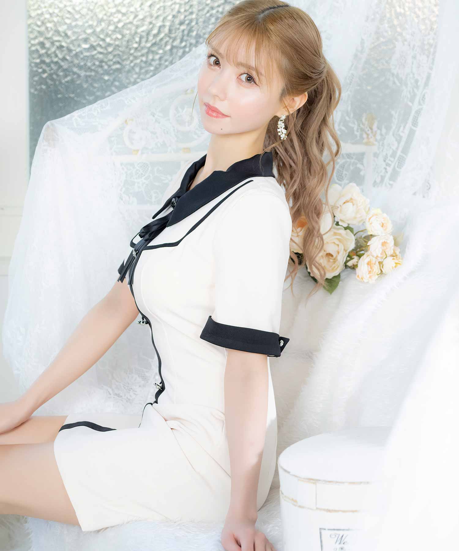 ティカ Tika キャバドレス [Anella/アネラ] 半袖 リボン 襟付き モノトーン タイトミニドレス (Sサイズ/Mサイズ) （クリーム） クリーム