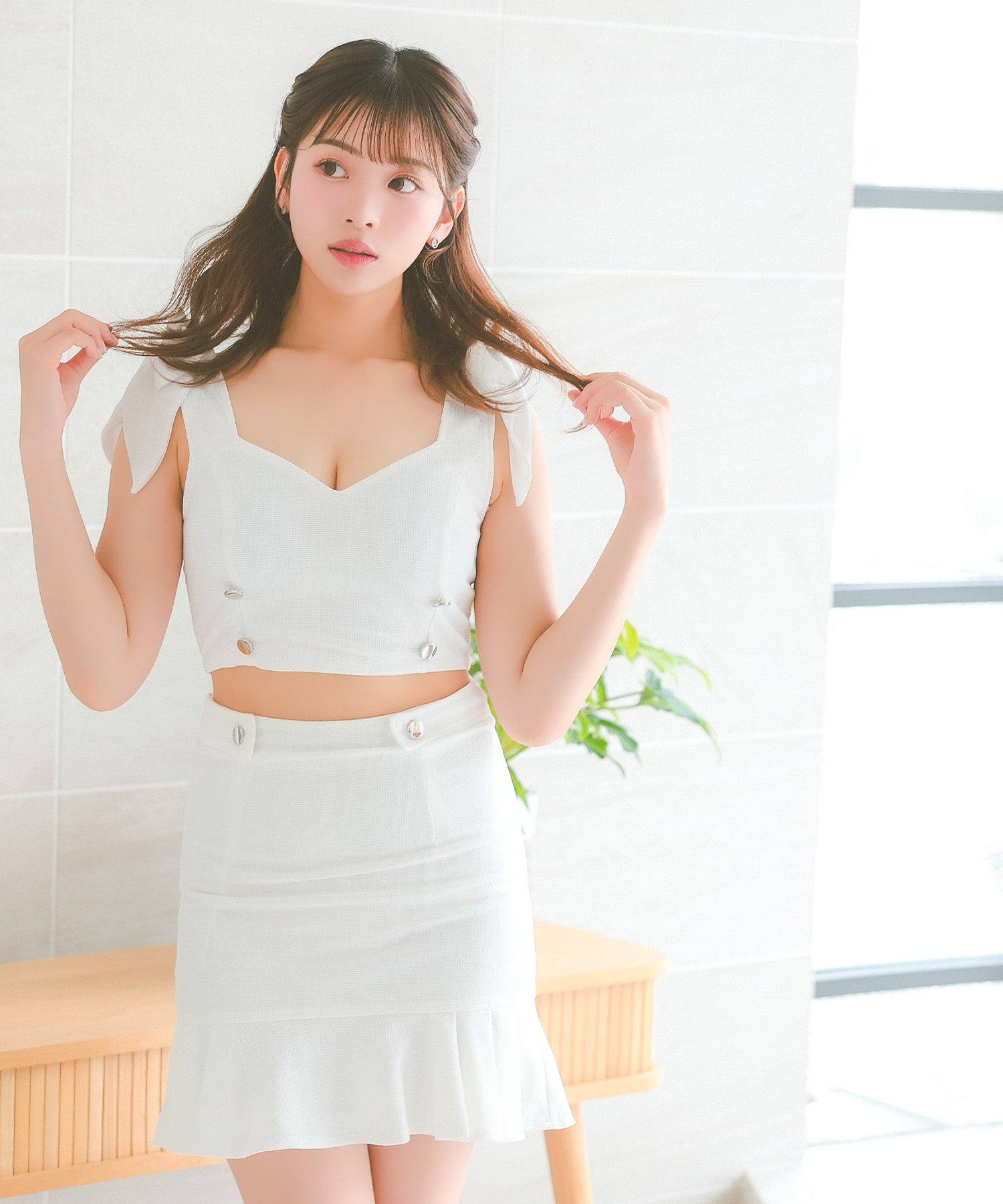 ティカ Tika キャバドレス ノースリーブ リボン ダブルボタン ストレッチ 裾フリル セットアップ 谷間魅せ タイトミニドレス (Sサイズ～XLサイズ) （ホワイト） ホワイト