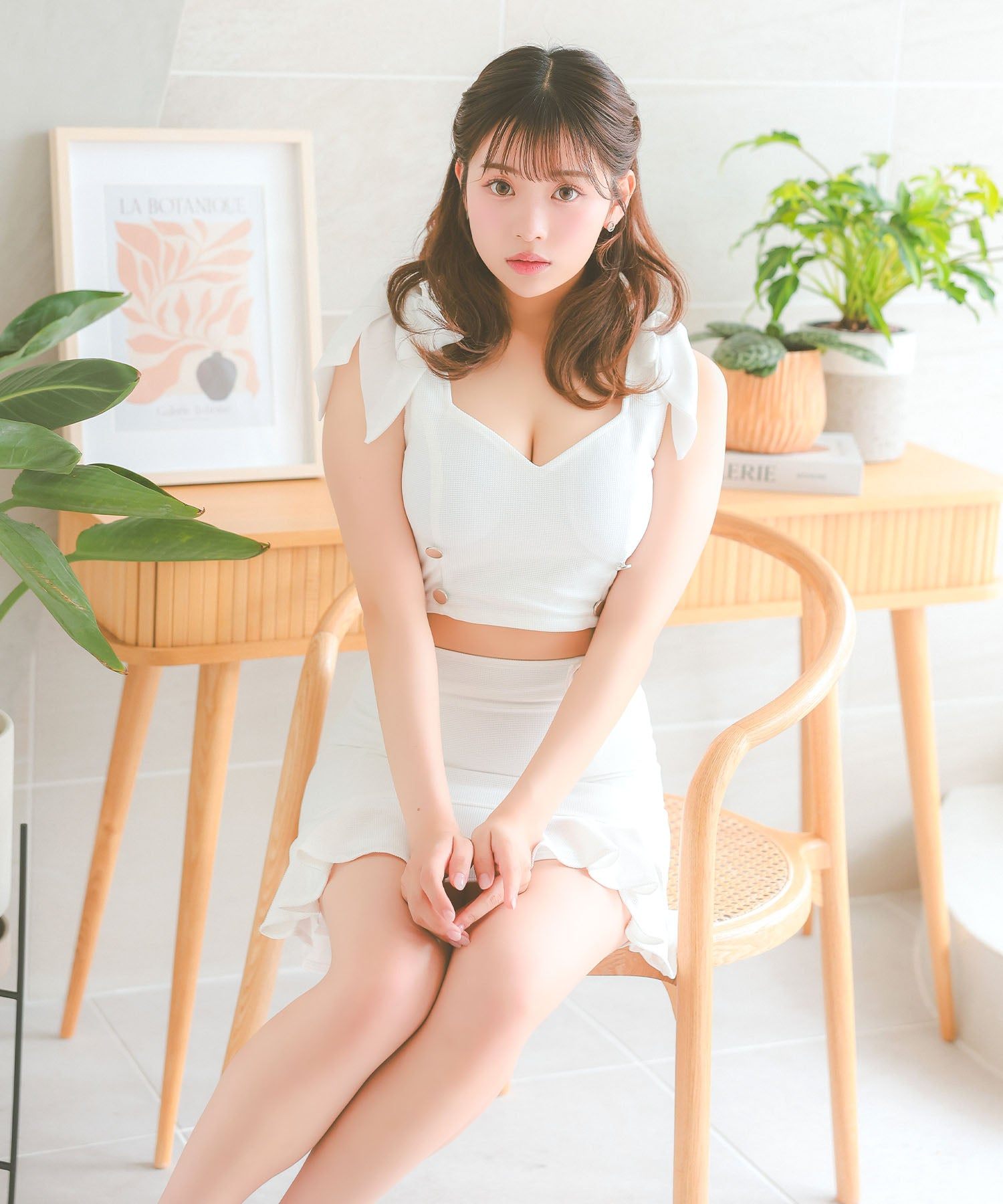 ティカ Tika キャバドレス ノースリーブ リボン ダブルボタン ストレッチ 裾フリル セットアップ 谷間魅せ タイトミニドレス (Sサイズ～XLサイズ) （ホワイト） ホワイト