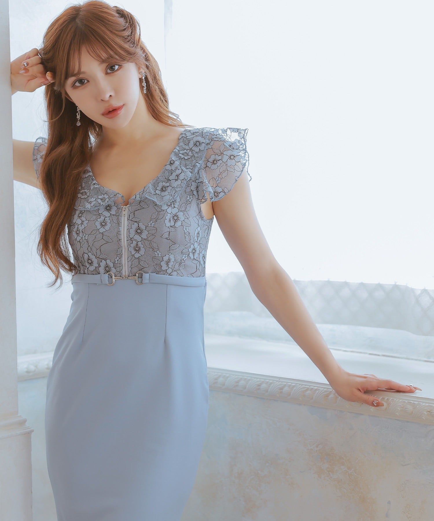 ティカ Tika バックスリットあり フラワーレース フリル袖 バストジップ ストレッチ タイトロングドレス (Sサイズ～XXLサイズ) （ダスティブルー） ダスティブルー