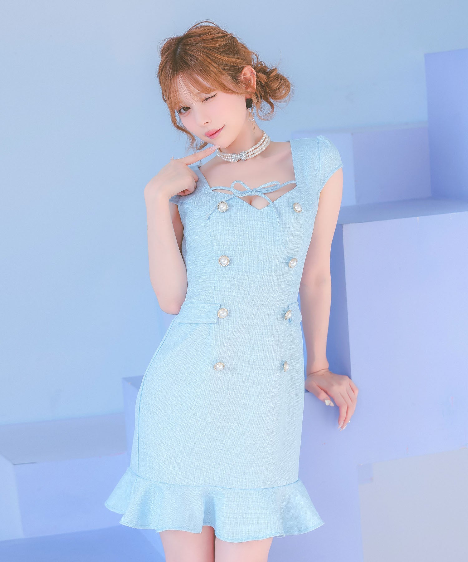 ティカ Tika キャバドレス 半袖 デコルテリボン ダブルパールボタン ツイード 裾フリル タイトミニドレス (Sサイズ～XXXLサイズ) （ライトブルー） ライトブルー