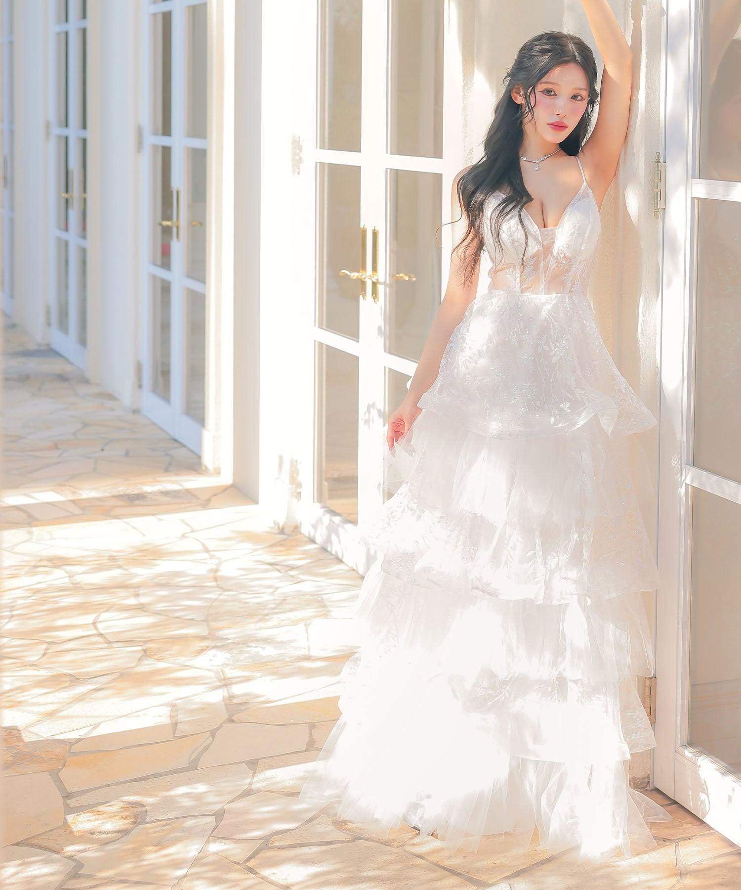 ティカ Tika キャバドレス  Aライン ロングドレス 谷間 バストシースルー 大きいサイズ レース 大人 セクシー キャミソール オーロラスパンコール ティアード （ホワイト） ホワイト