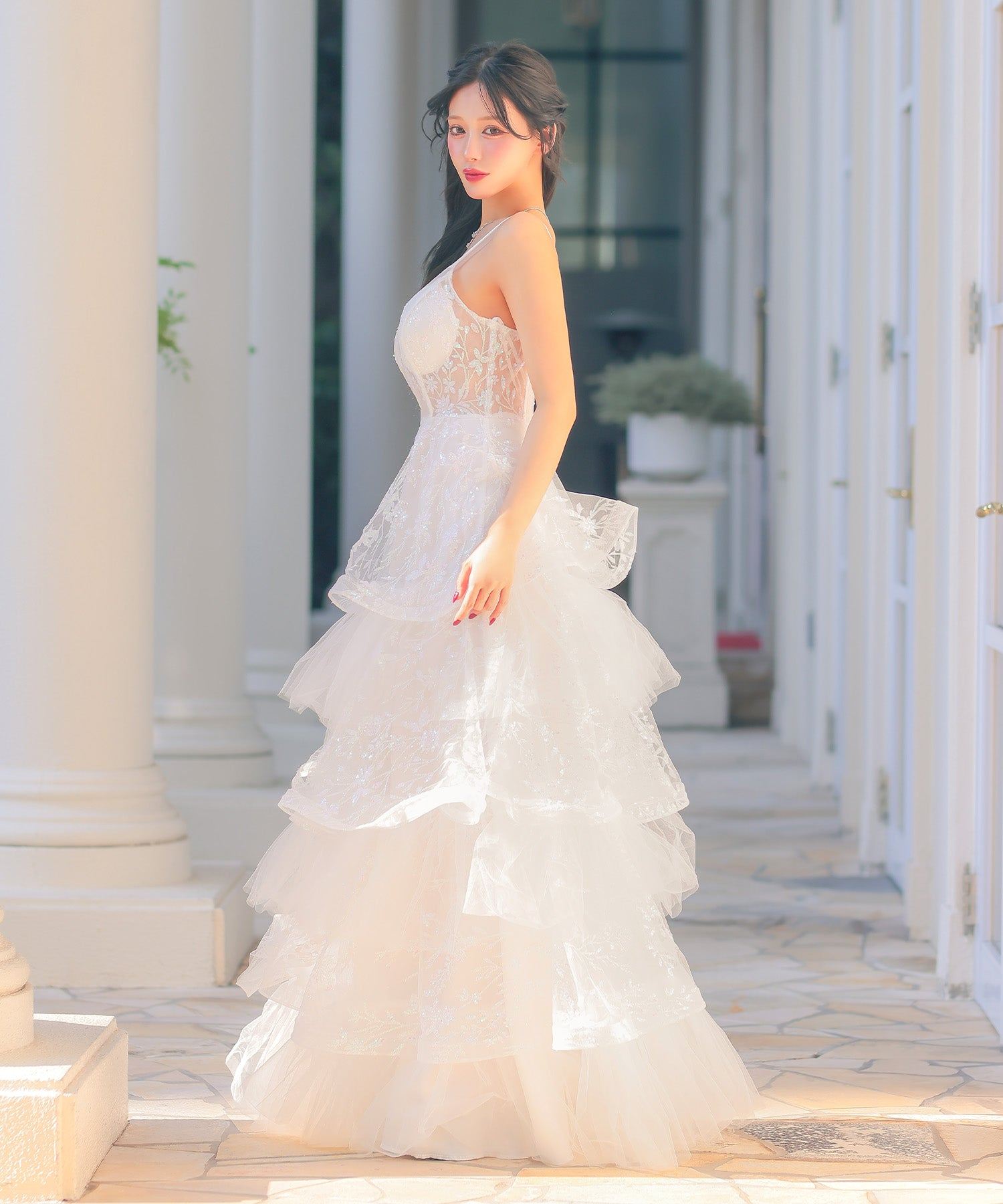 ティカ Tika キャバドレス  Aライン ロングドレス 谷間 バストシースルー 大きいサイズ レース 大人 セクシー キャミソール オーロラスパンコール ティアード （ホワイト） ホワイト