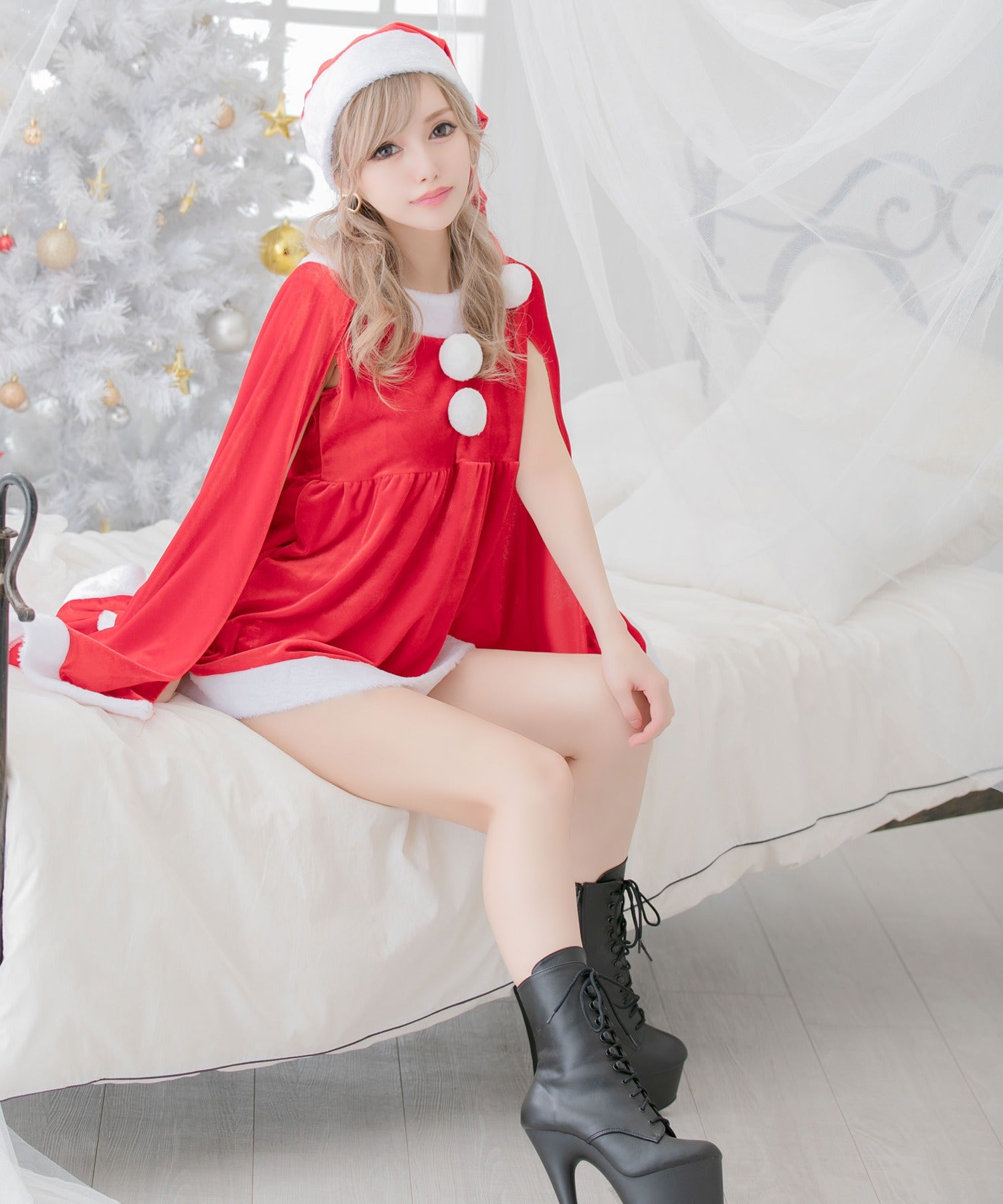 ティカ Tika クリスマスコスプレケープデザイントップス×ショートパンツセットアップサンタコスチューム3点セット【返品不可商品】