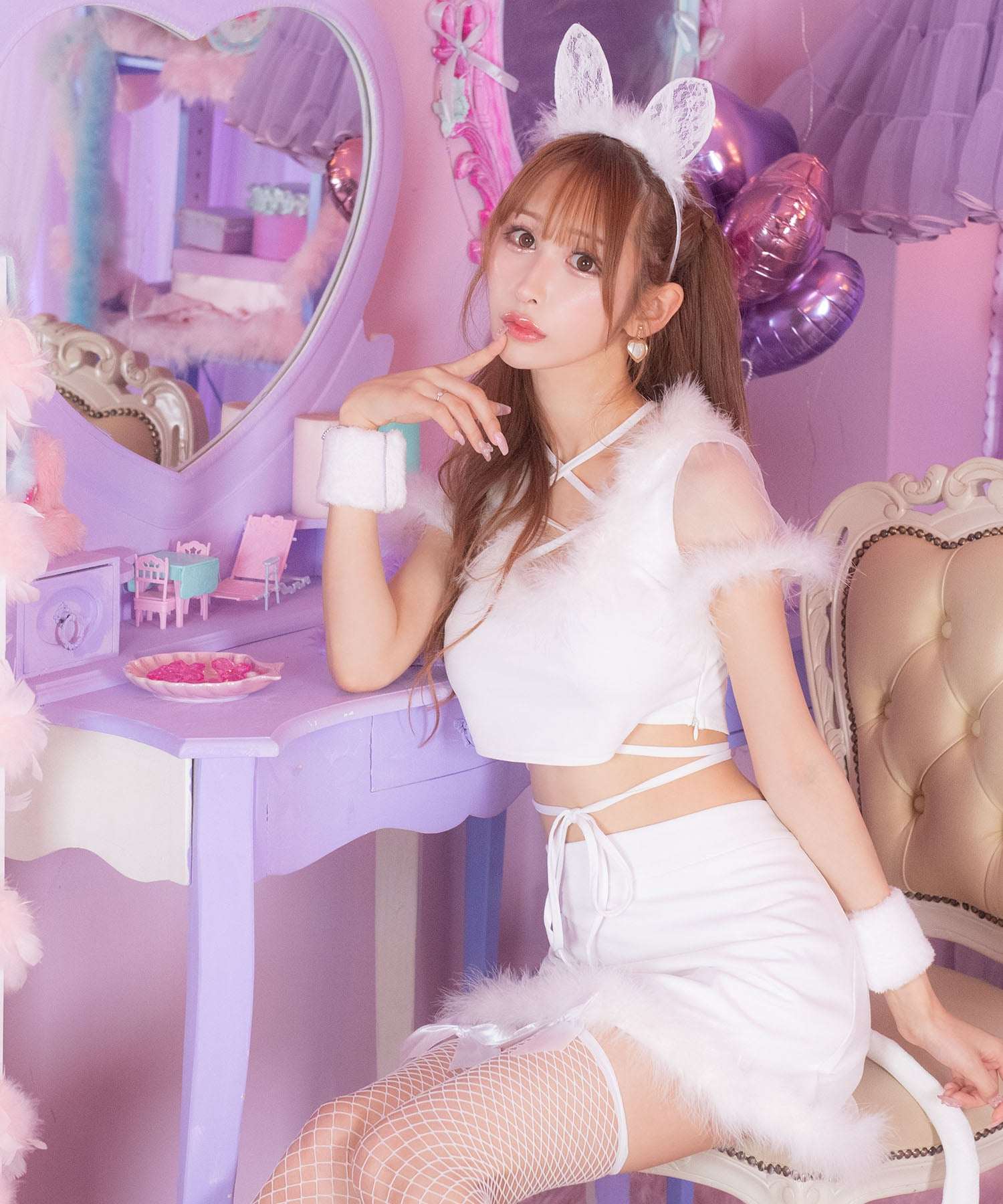 ティカ Tika ハロウィン  コスプレ フェザー付きクロスコードセットアップ映え白猫&黒猫セクシーアニマル【返品不可商品】