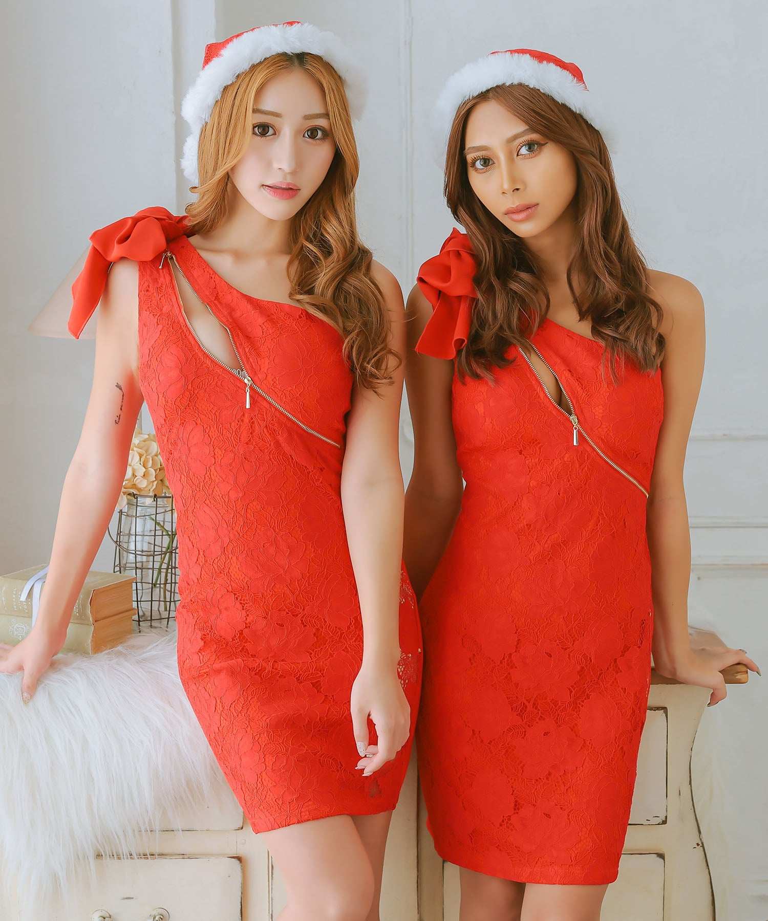 Santa Costume 2-Piece Set One-Shoulder Big Ribbon Bust Zip Lace Santa