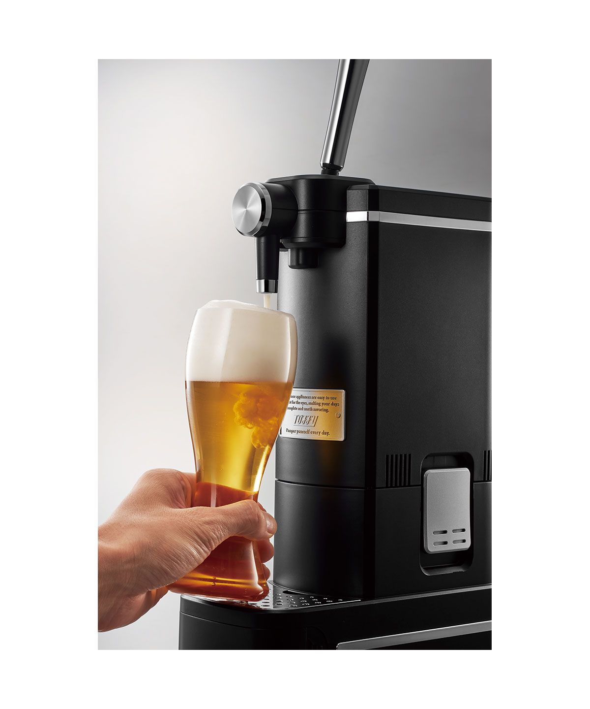 トフィー Toffy 【日本正規品】 トフィー ビールサーバー Toffy ビアカクテルサーバー 乾電池 瓶 缶 卓上 スタンド コードレス 屋外 泡 クリーミー 振動 KーBE1 （グレージュ） グレージュ