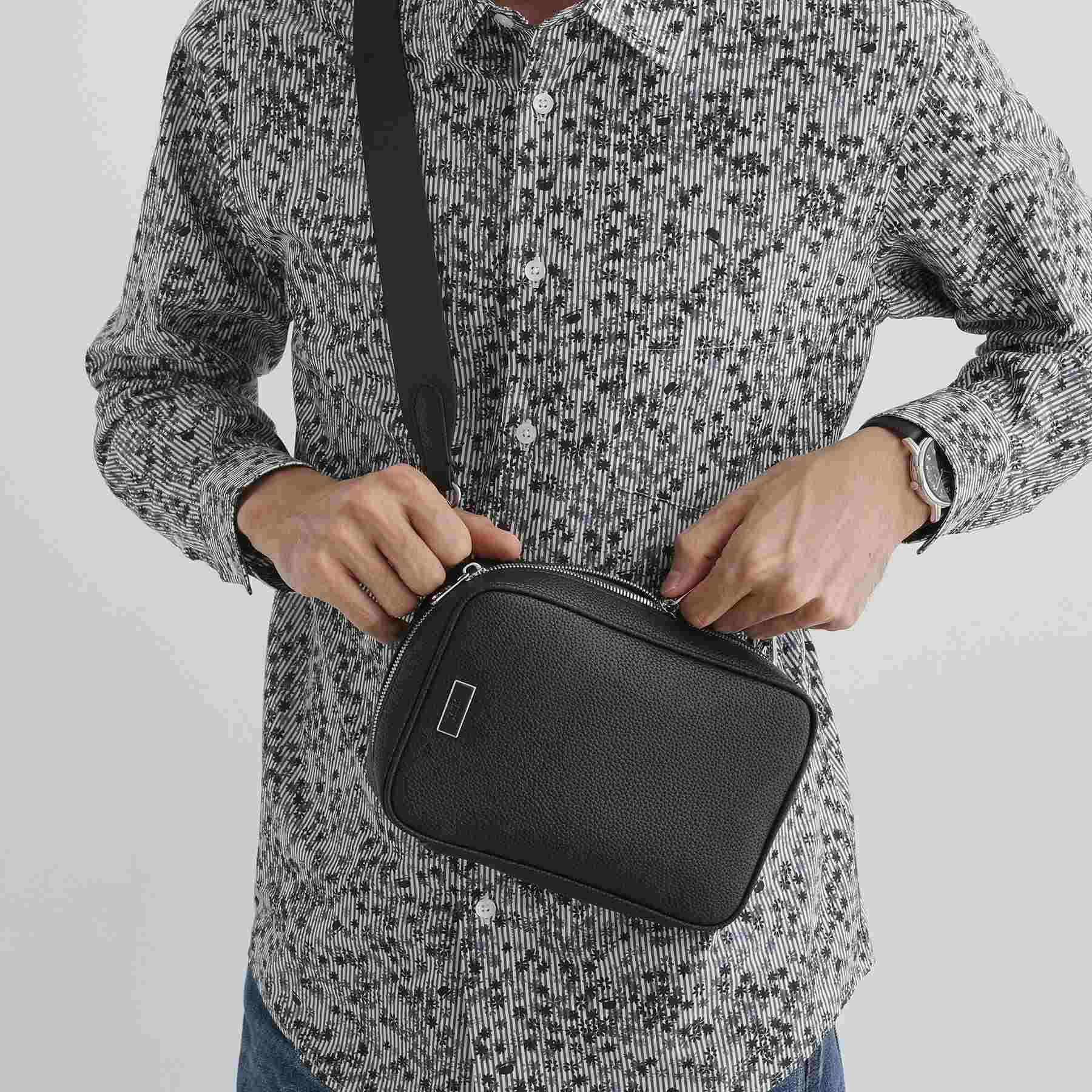 タケオキクチ TAKEO KIKUCHI マイクロファイバークロスボディバッグ （ブラック(019)） ブラック(019)