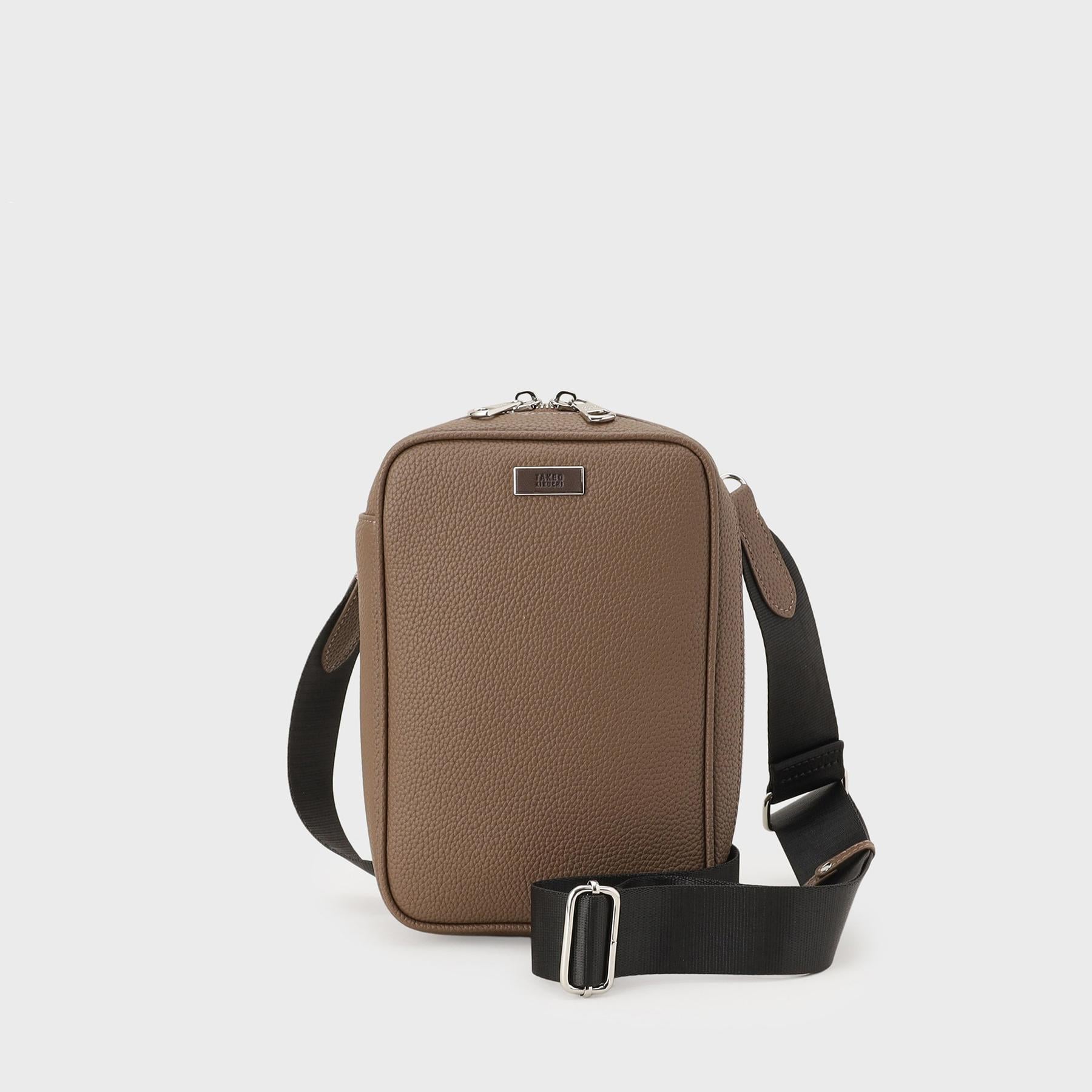 タケオキクチ TAKEO KIKUCHI マイクロファイバークロスボディバッグ （ブラウン(044)） ブラウン(044)