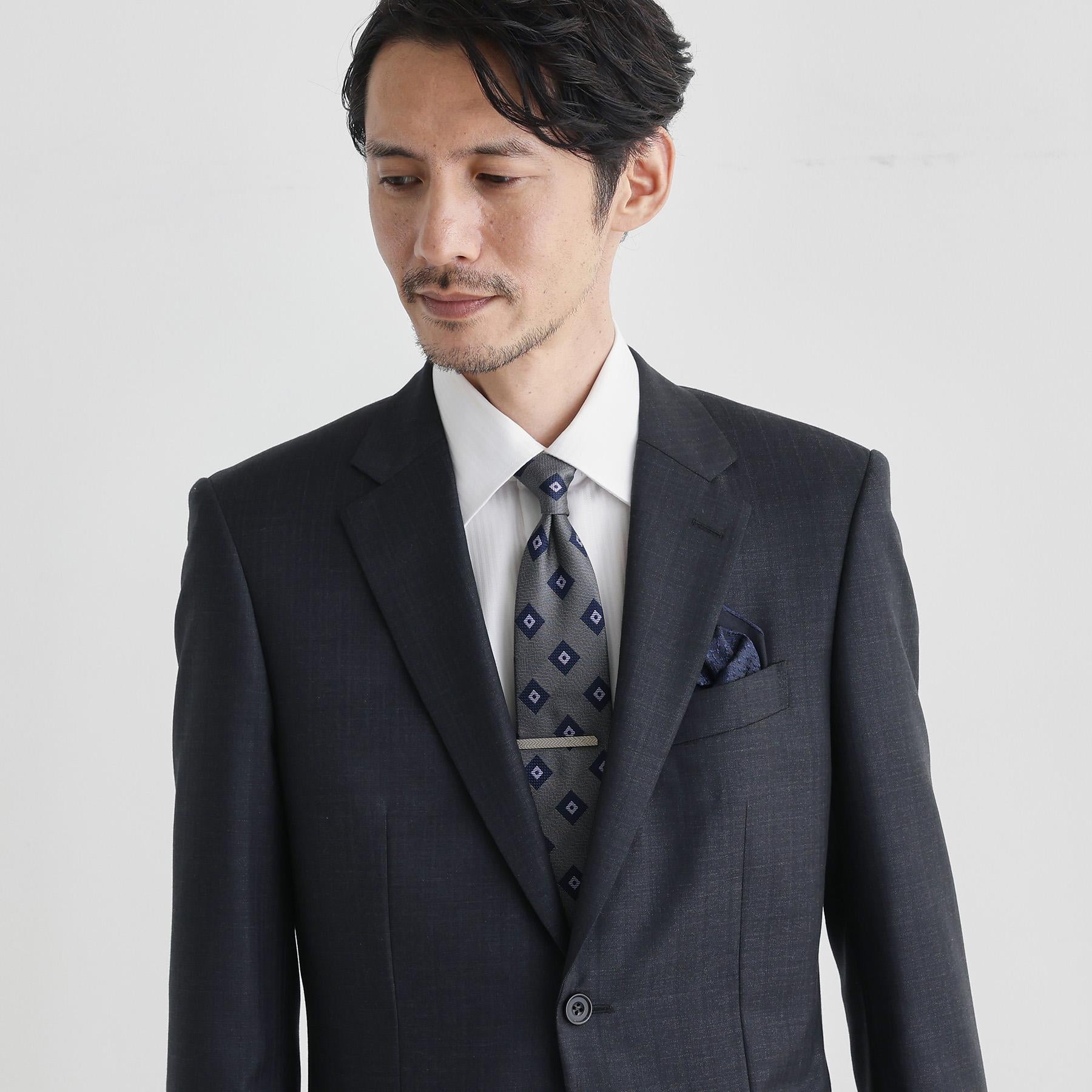 タケオキクチ TAKEO KIKUCHI 縁起の良いタイバー ー 矢絣レーザーコントラストメッキ （シルバー(006)） シルバー(006)