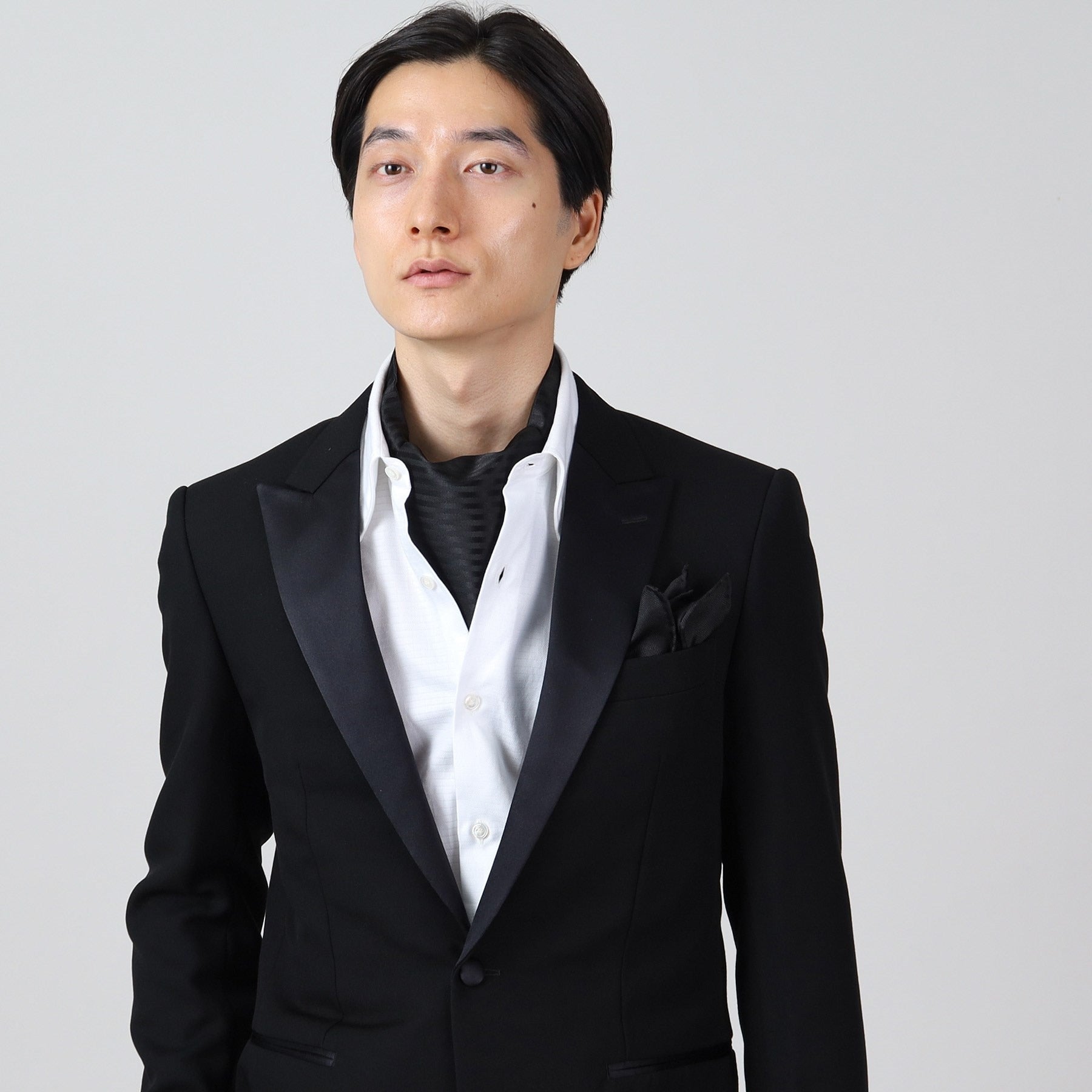 タケオキクチ TAKEO KIKUCHI フォーマルチーフ