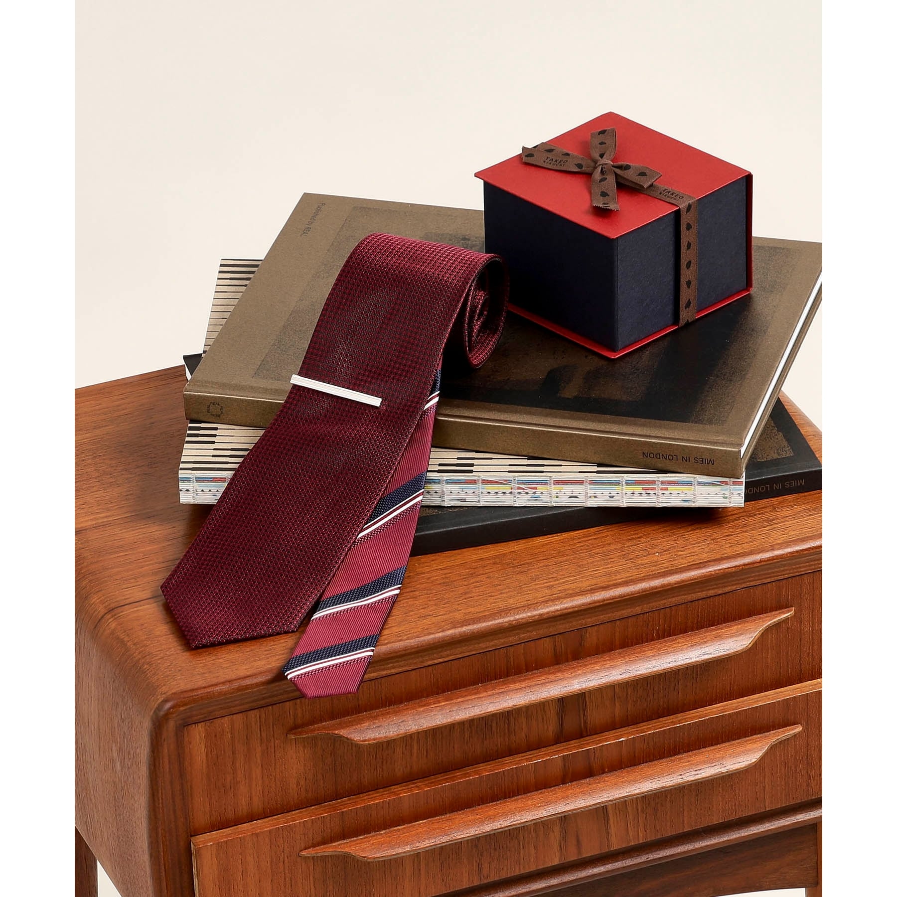 TAKEO KIKUCHI Plain Tie &amp; Tie Bar Color Box Set