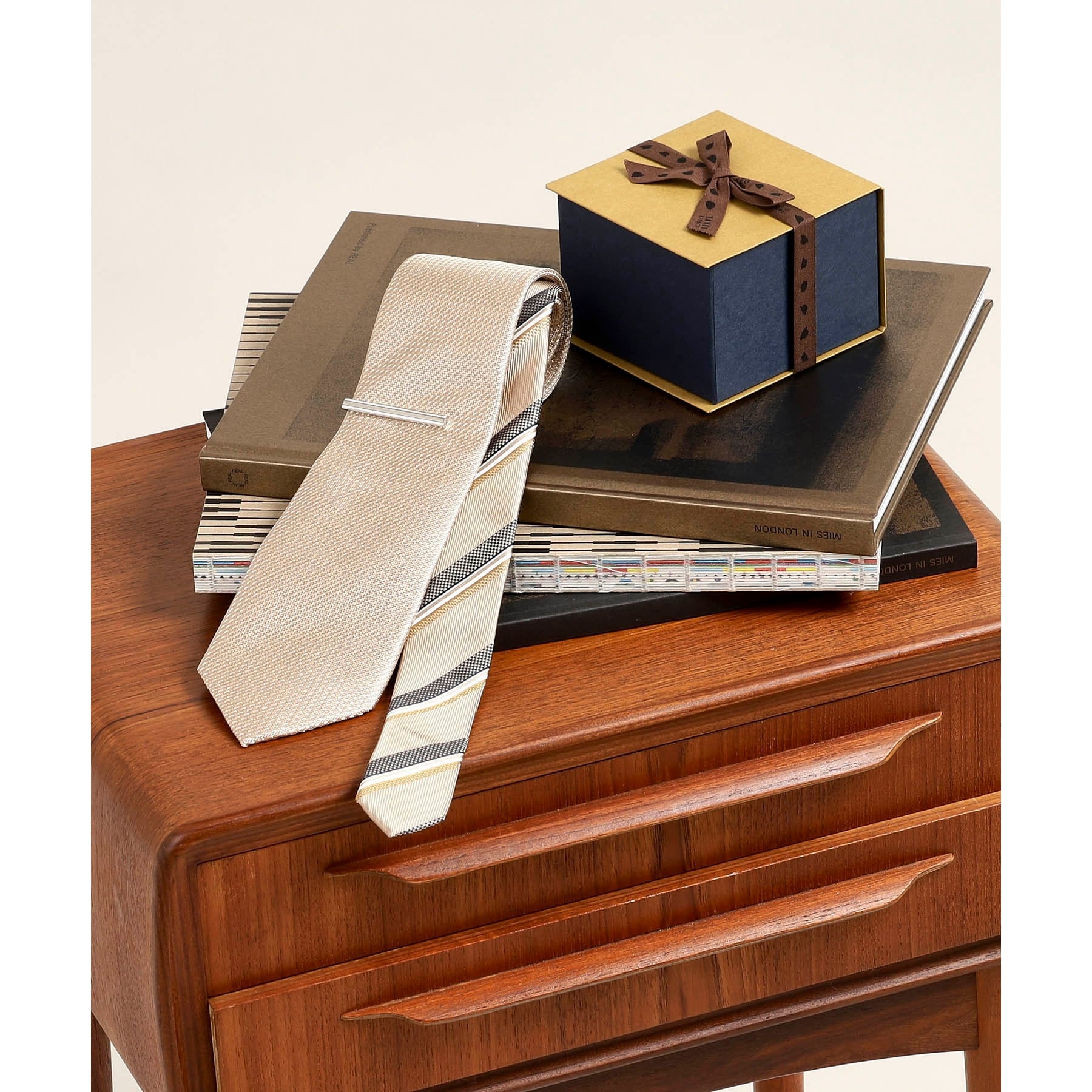 TAKEO KIKUCHI Plain Tie &amp; Tie Bar Color Box Set