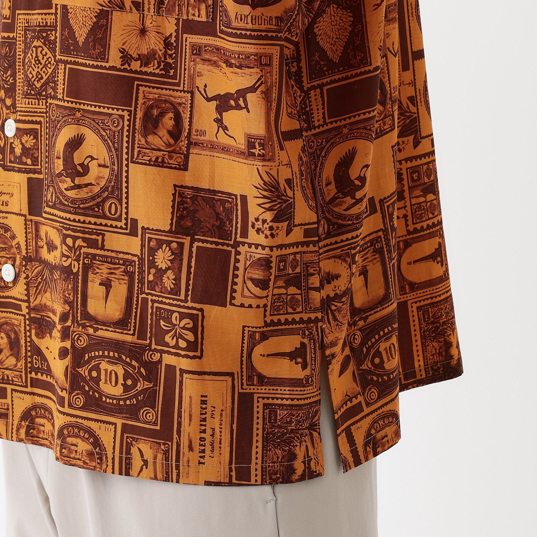 タケオキクチ TAKEO KIKUCHI 【THE FLAGSHIP】アーカイブ切手柄半袖シャツ （アイボリー(104)） アイボリー(104)