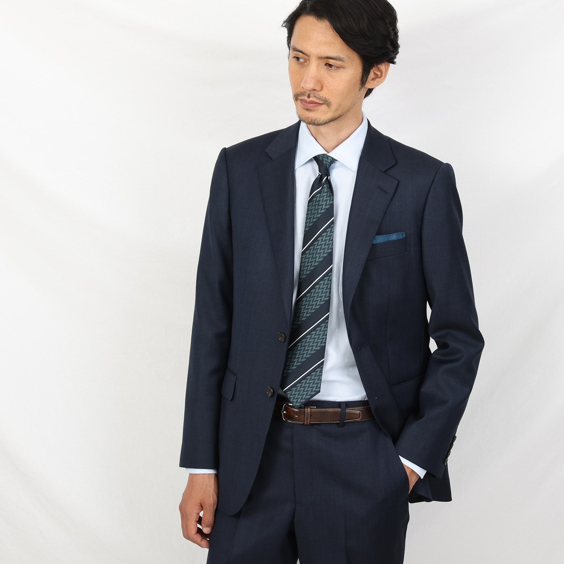 タケオキクチ TAKEO KIKUCHI シャイニーシャークピンヘッド スーツ/3ピース対応可 （ブラウン(043)） ブラウン(043)