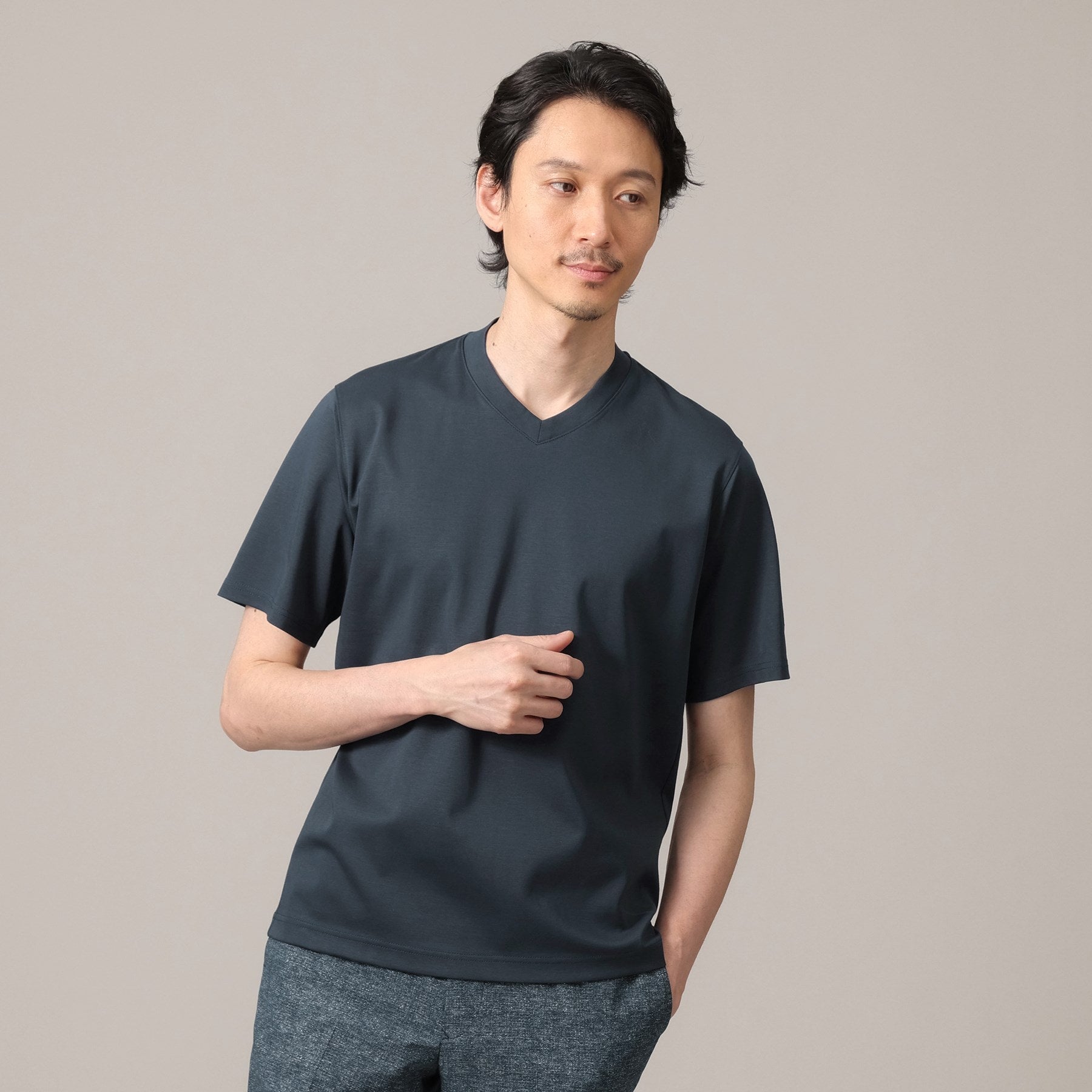 TAKEO KIKUCHI [Antibacterial and deodorant] [S size and up] Jacket inner short sleeve V cut and sew