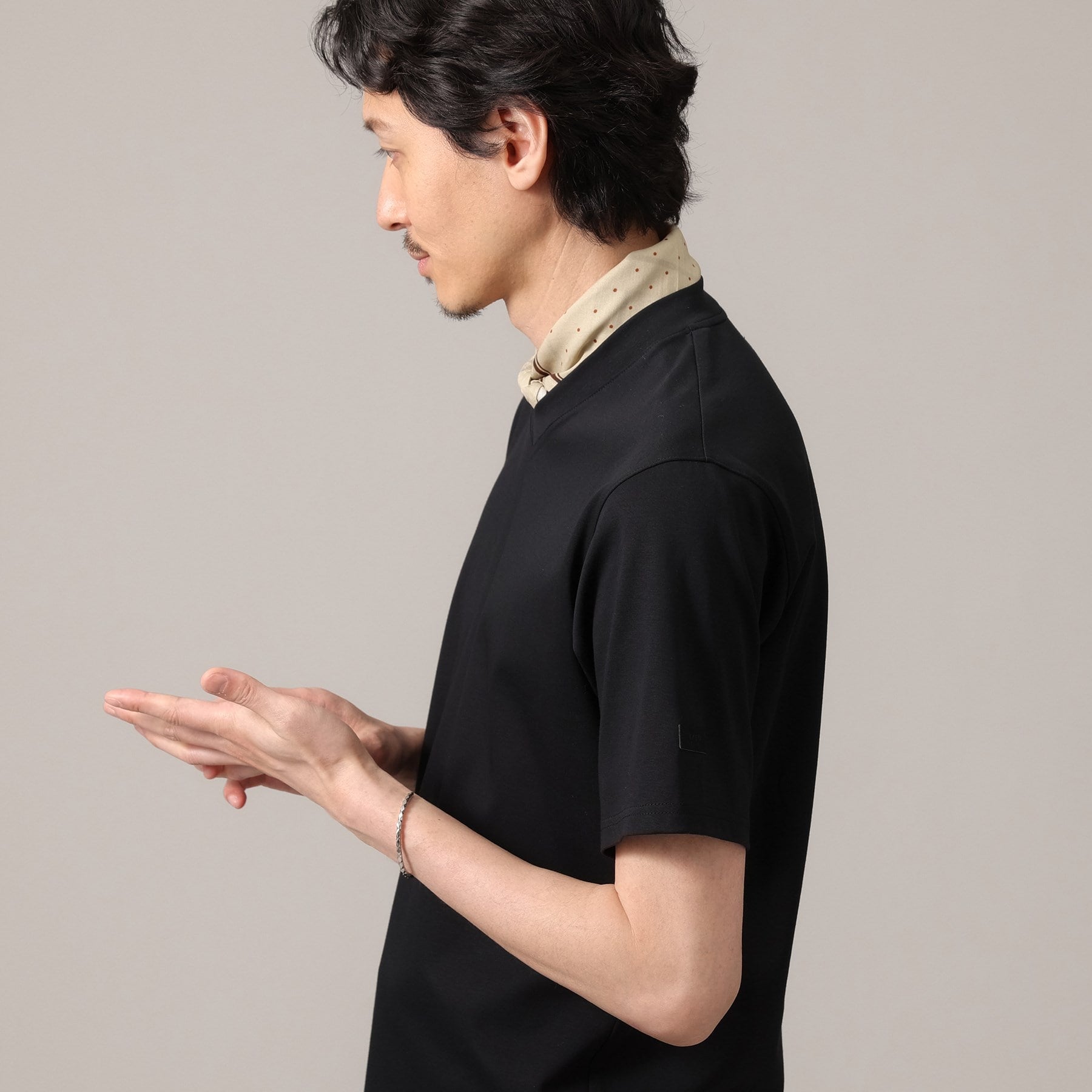 TAKEO KIKUCHI [Antibacterial and deodorant] [S size and up] Jacket inner short sleeve V cut and sew