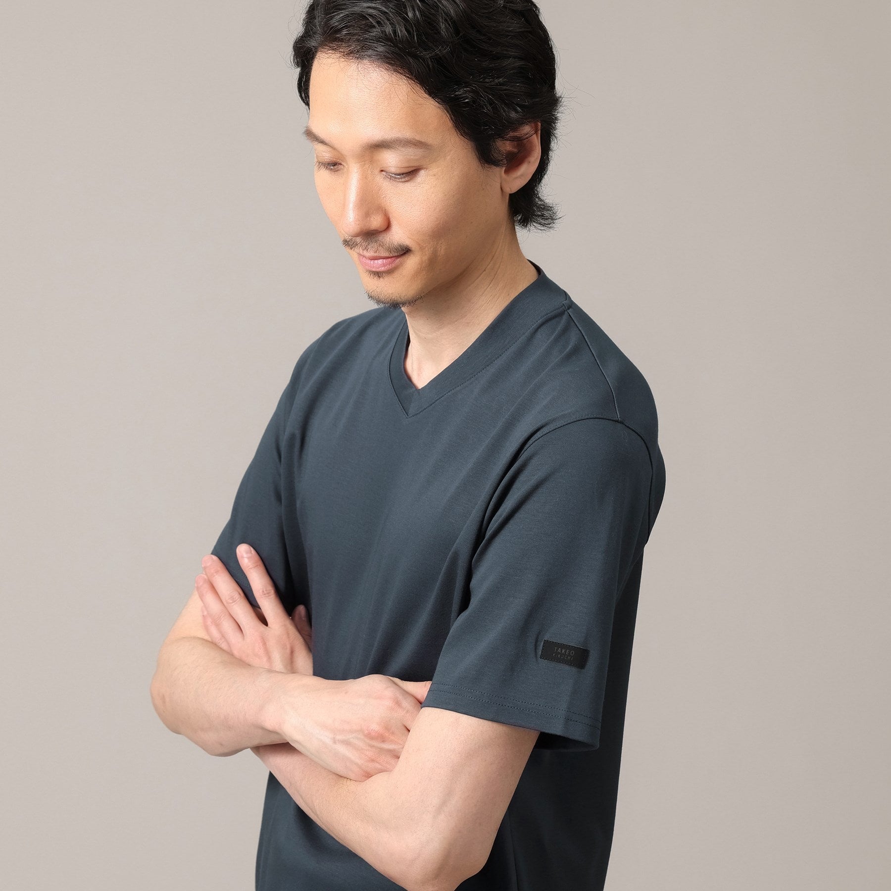 TAKEO KIKUCHI [Antibacterial and deodorant] [S size and up] Jacket inner short sleeve V cut and sew