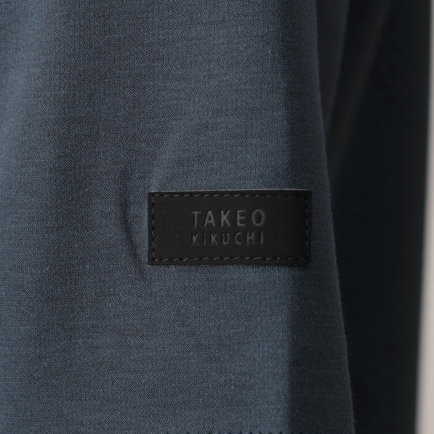 TAKEO KIKUCHI [Antibacterial and deodorant] [S size and up] Jacket inner short sleeve V cut and sew