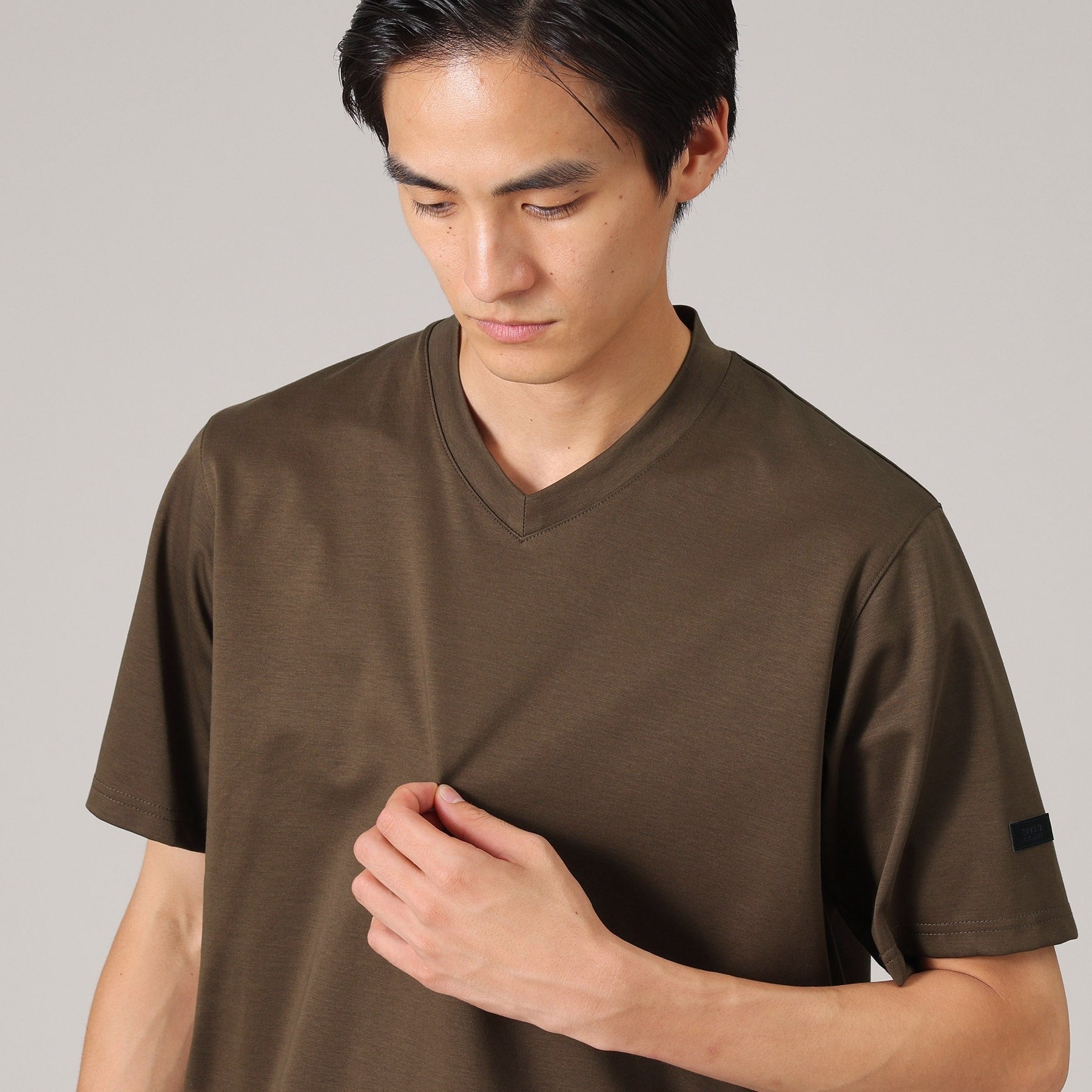 TAKEO KIKUCHI [Antibacterial and deodorant] [S size and up] Jacket inner short sleeve V cut and sew