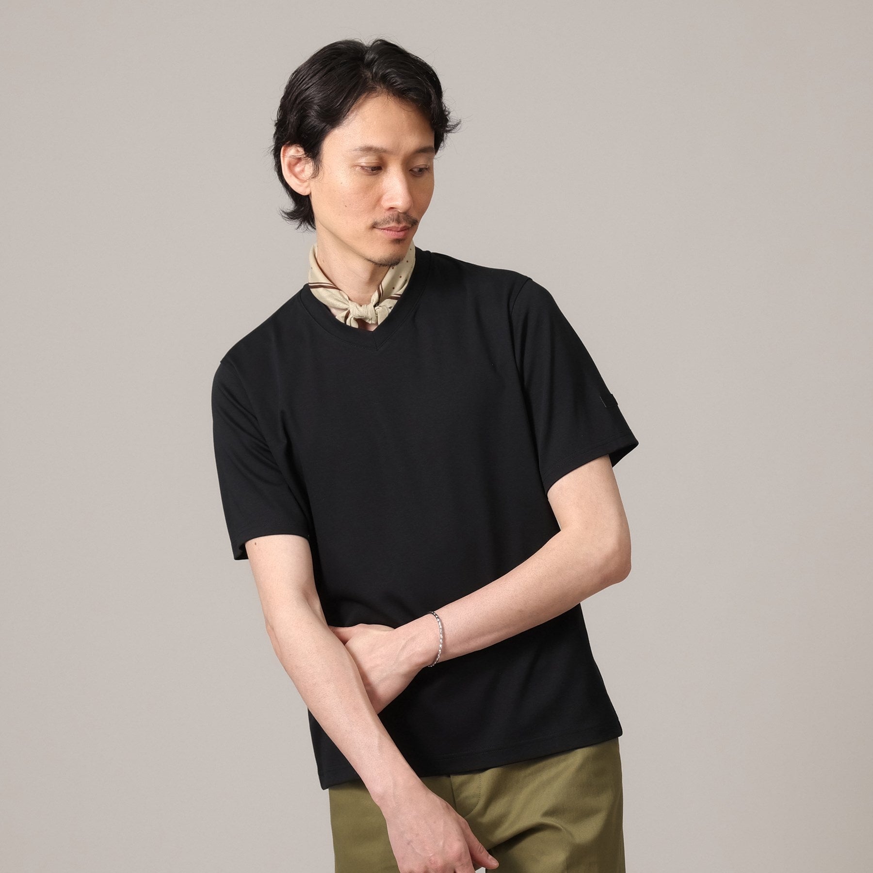 TAKEO KIKUCHI [Antibacterial and deodorant] [S size and up] Jacket inner short sleeve V cut and sew