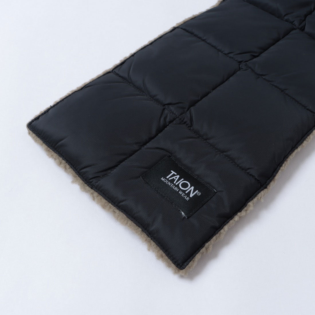 タイオン TAION マフラー リバーシブル  ダウンマフラー ボアマフラー スカーフ REVERSIBLE MOUNTAIN DOWN×BOA SCARF （ブラック×ベージュ） ブラック×ベージュ