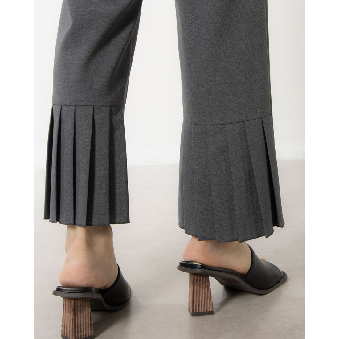 Tartaluga pleated hem pants