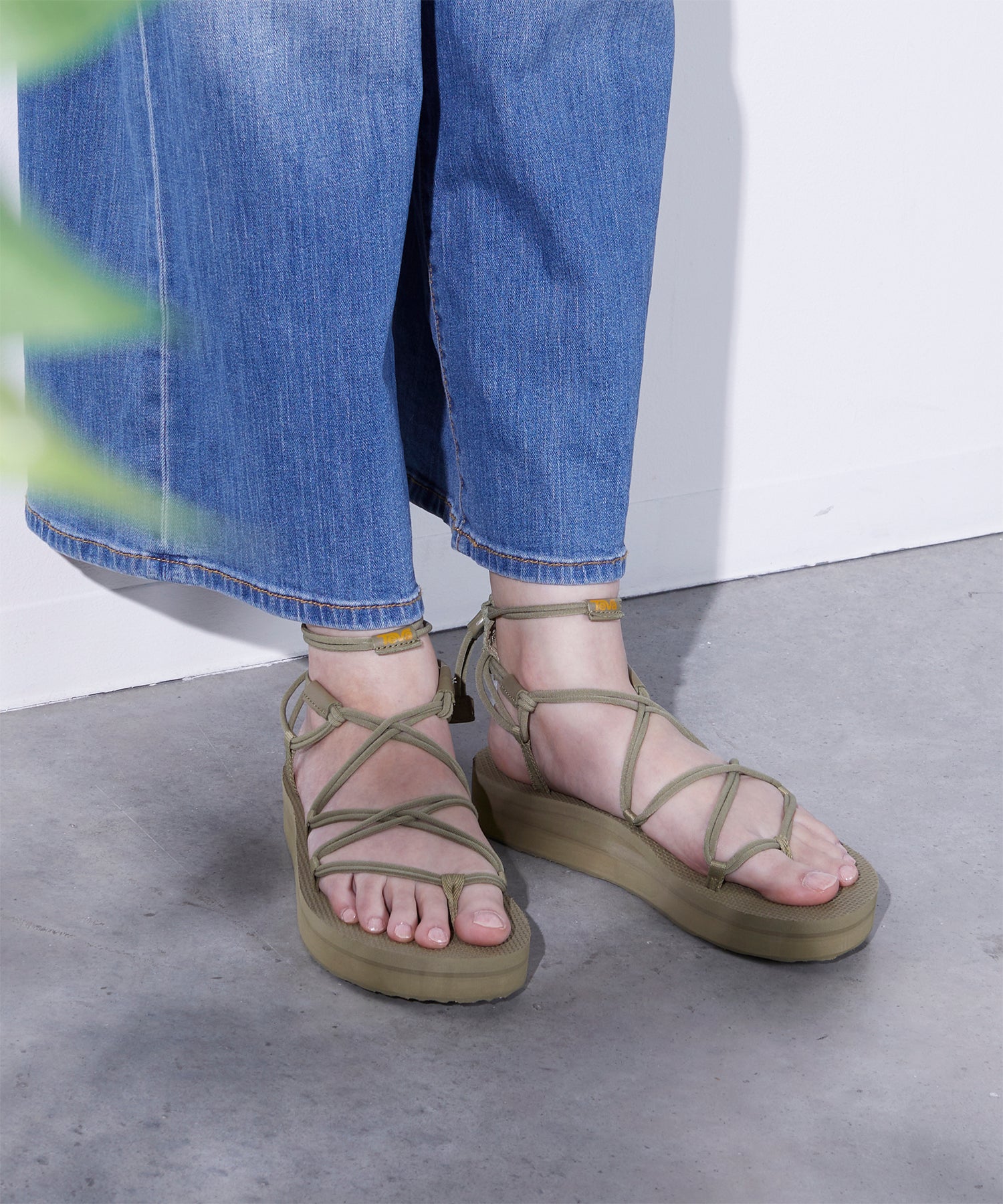テバ Teva 【TEVA】レディース MIDFORM INFINITY