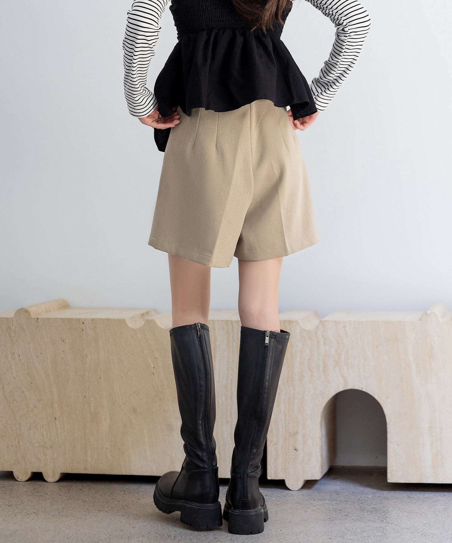 テディショップ Teddyshop レディース ダブルタックハイウエストスラックスショートパンツ （サンドベージュ） サンドベージュ