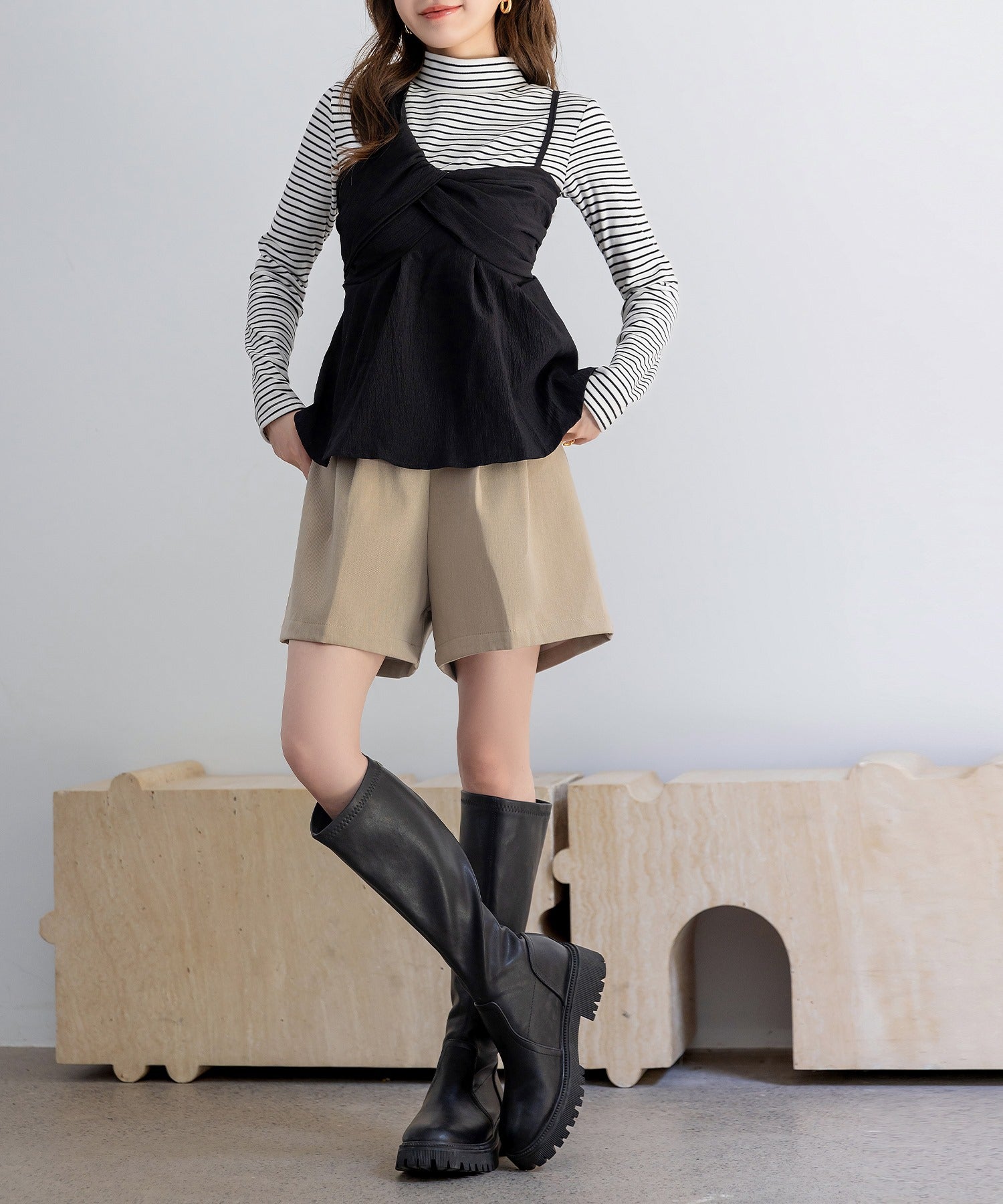 テディショップ Teddyshop レディース ダブルタックハイウエストスラックスショートパンツ （サンドベージュ） サンドベージュ