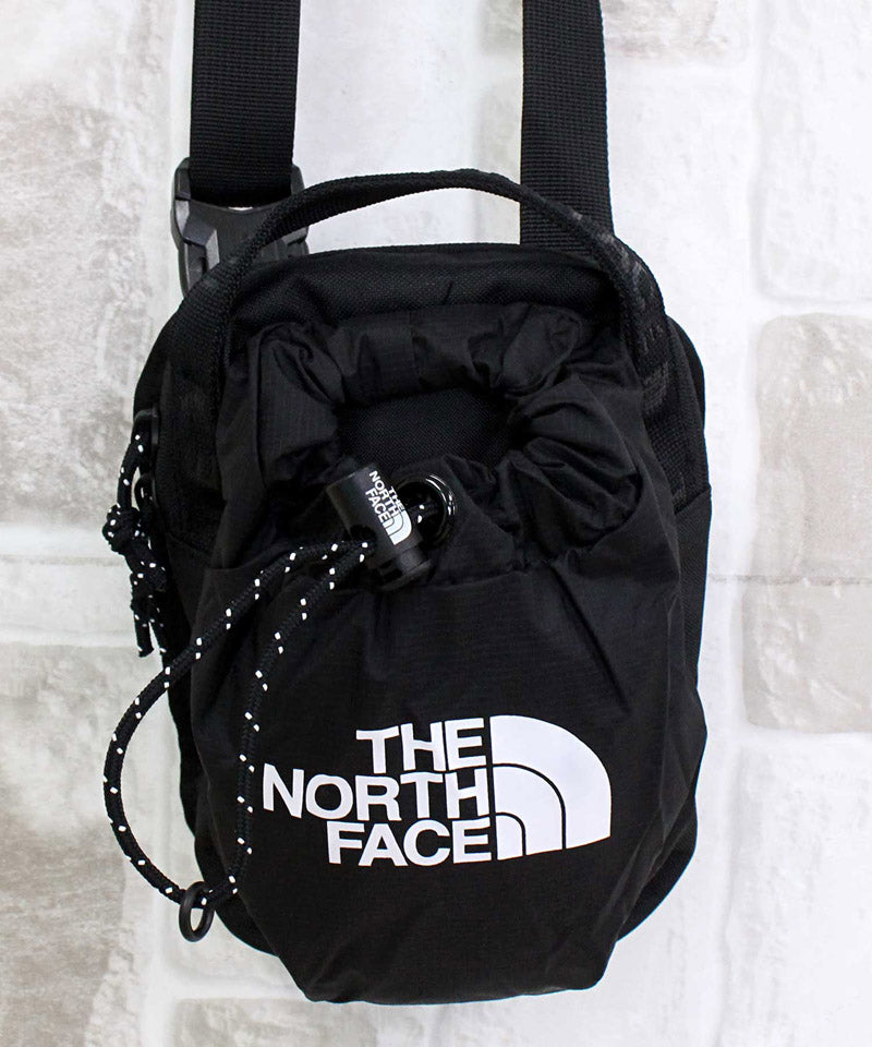 ザ・ノース・フェイス THE NORTH FACE TNF ボザークロスボディ ショルダーバッグ BOZER CROSS BODY ミニバッグ ポーチ 鞄 カバン アウトドア ブランド メンズ レディース ユニセックス （2-ブラック） 2-ブラック