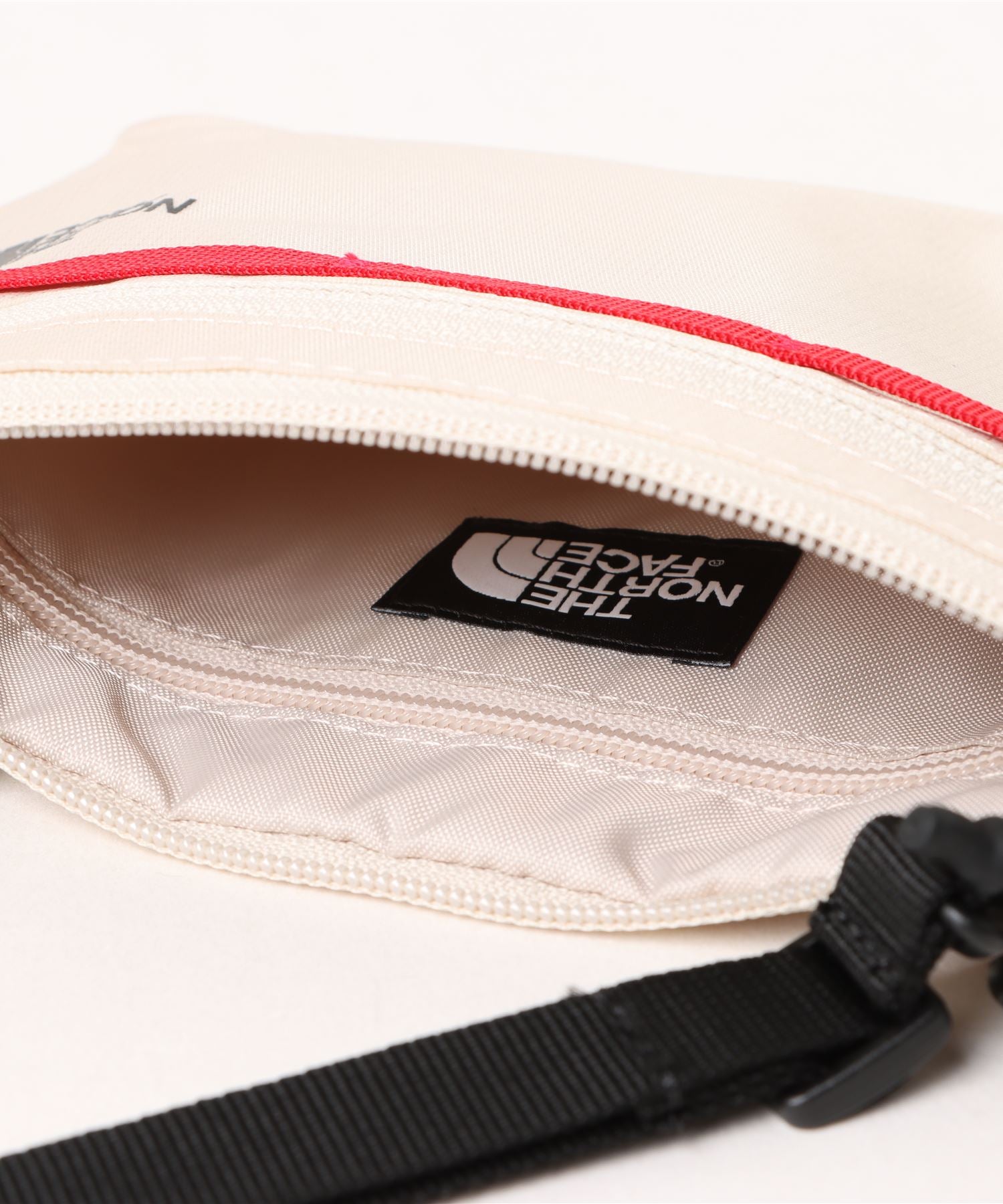 【THE NORTH FACE / ザ・ノースフェイス】ASCEND SLING BAG NN2PQ05A ショルダーバッグ メッセンジャーバッグ ブランドロゴ