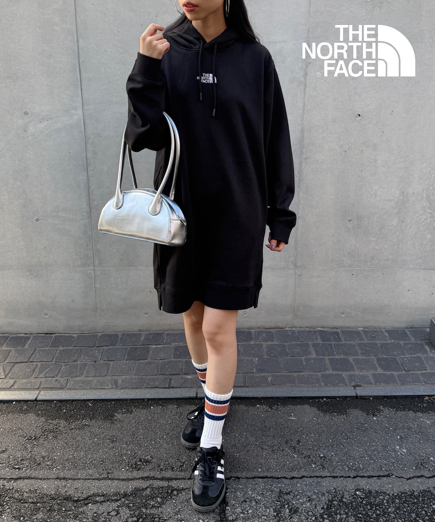ザ・ノース・フェイス THE NORTH FACE 8EEE/W ESSENTIAL RELAXED HOODED DRESS パーカースウェットワンピース （ブラック） ブラック