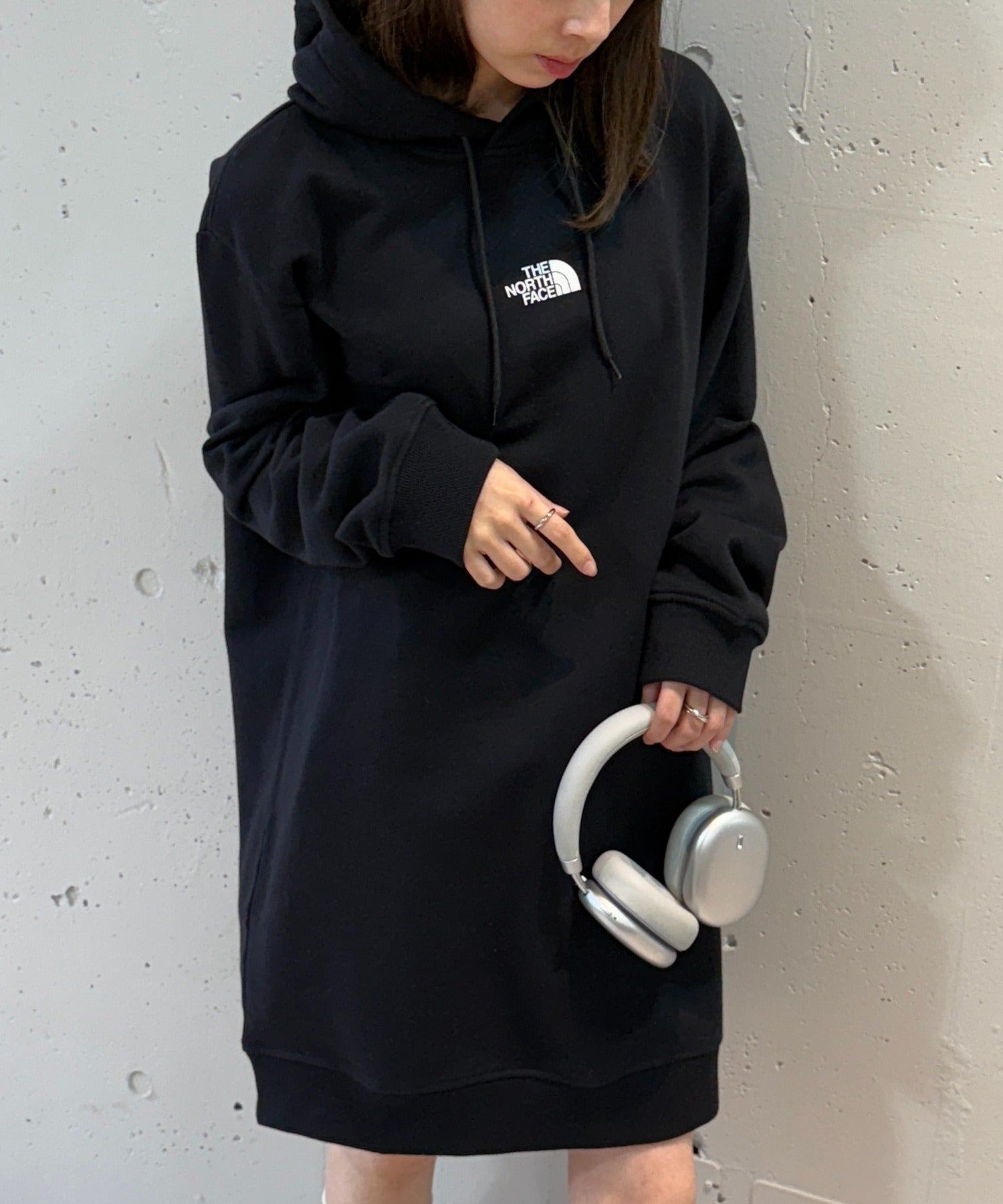 ザ・ノース・フェイス THE NORTH FACE 8EEE/W ESSENTIAL RELAXED HOODED DRESS パーカースウェットワンピース （ブラック） ブラック