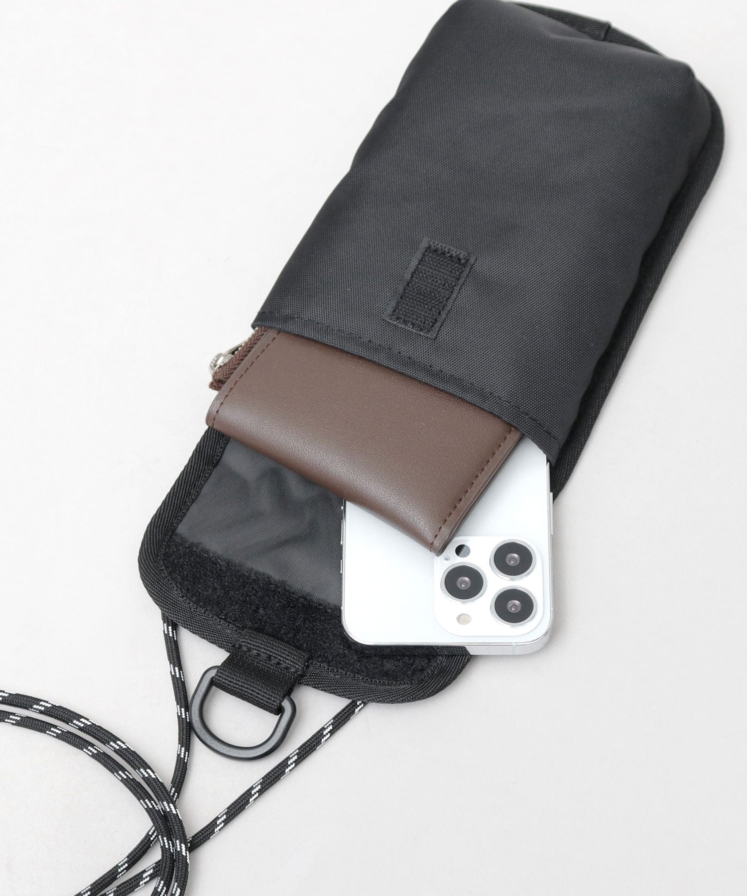 スラッシャー THRASHER 撥水加工 ポリエステル スマホポーチ / スマホショルダー / ネックポーチ