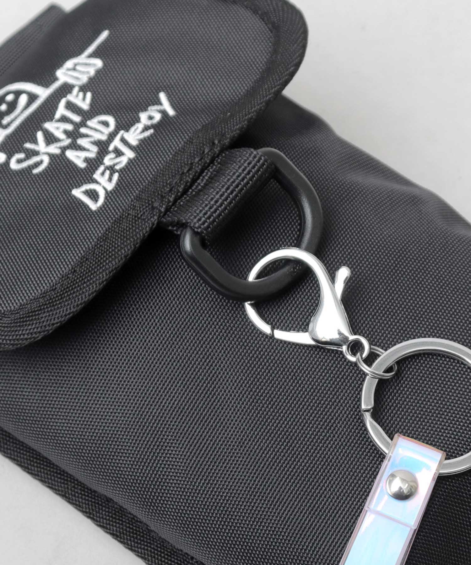 スラッシャー THRASHER 撥水加工 ポリエステル スマホポーチ / スマホショルダー / ネックポーチ