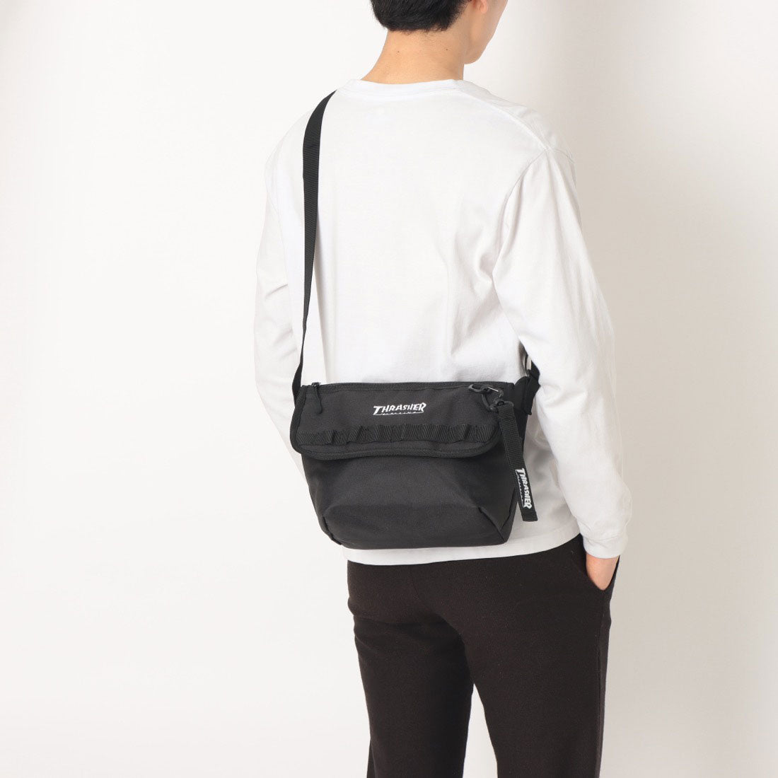 スラッシャー THRASHER スラッシャー THRASHER  横型ショルダーバッグ （BK/SD） BK/SD