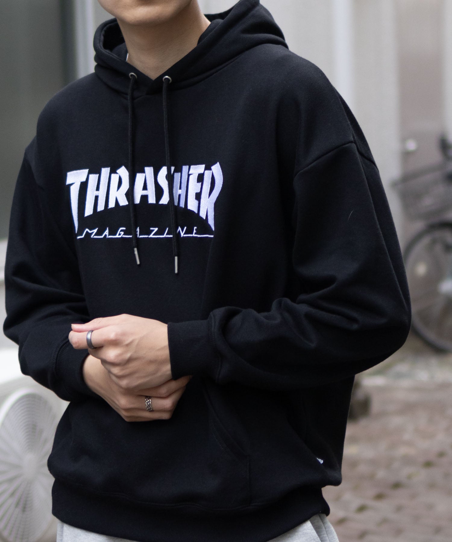 【みーたい  ＊】 THRASHER フード付きウェア 黒 Slasher THRASHER Skate Logo Hoodie