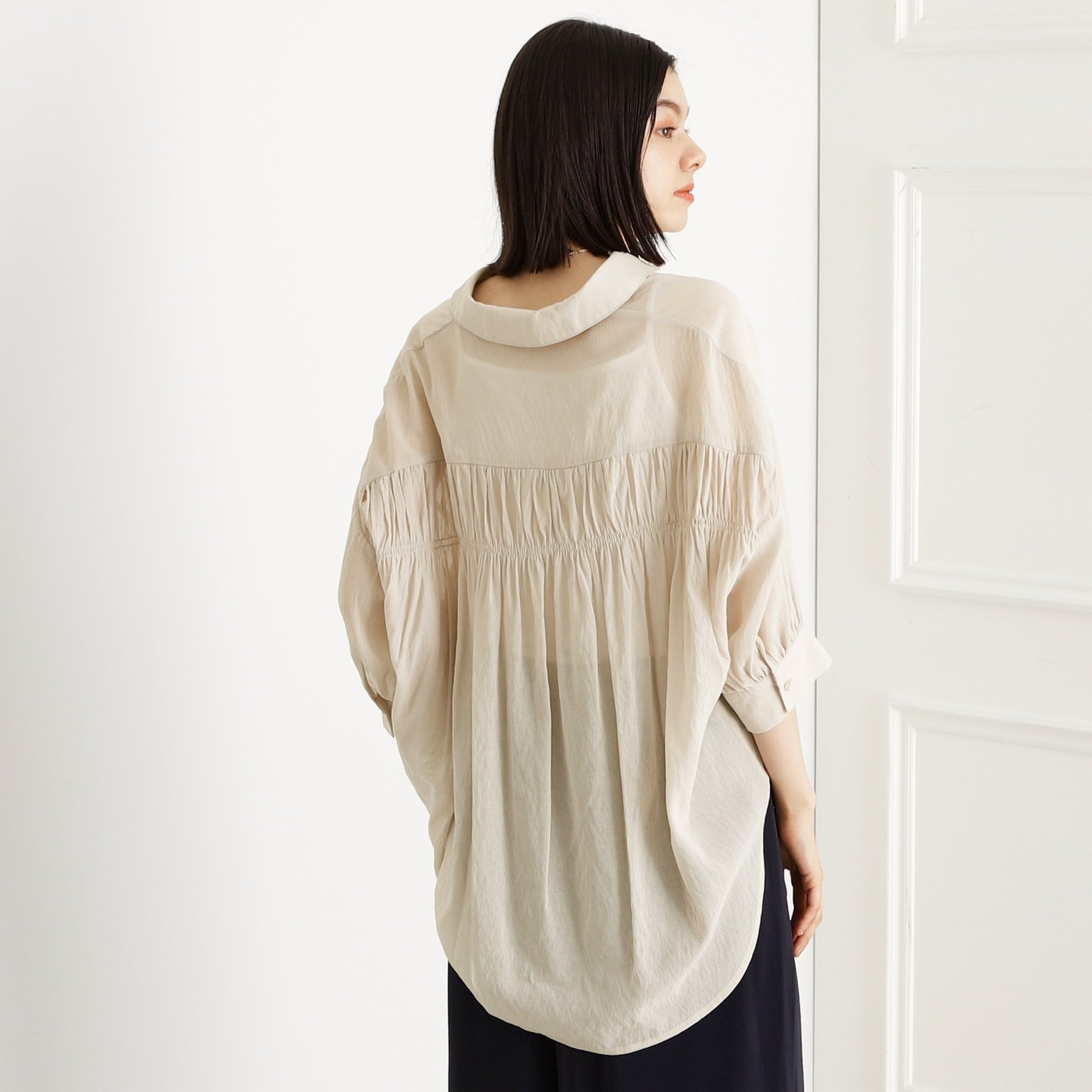 THE SHOP TK 麻調後ろギャザードシャツ【体型カバー／洗える】