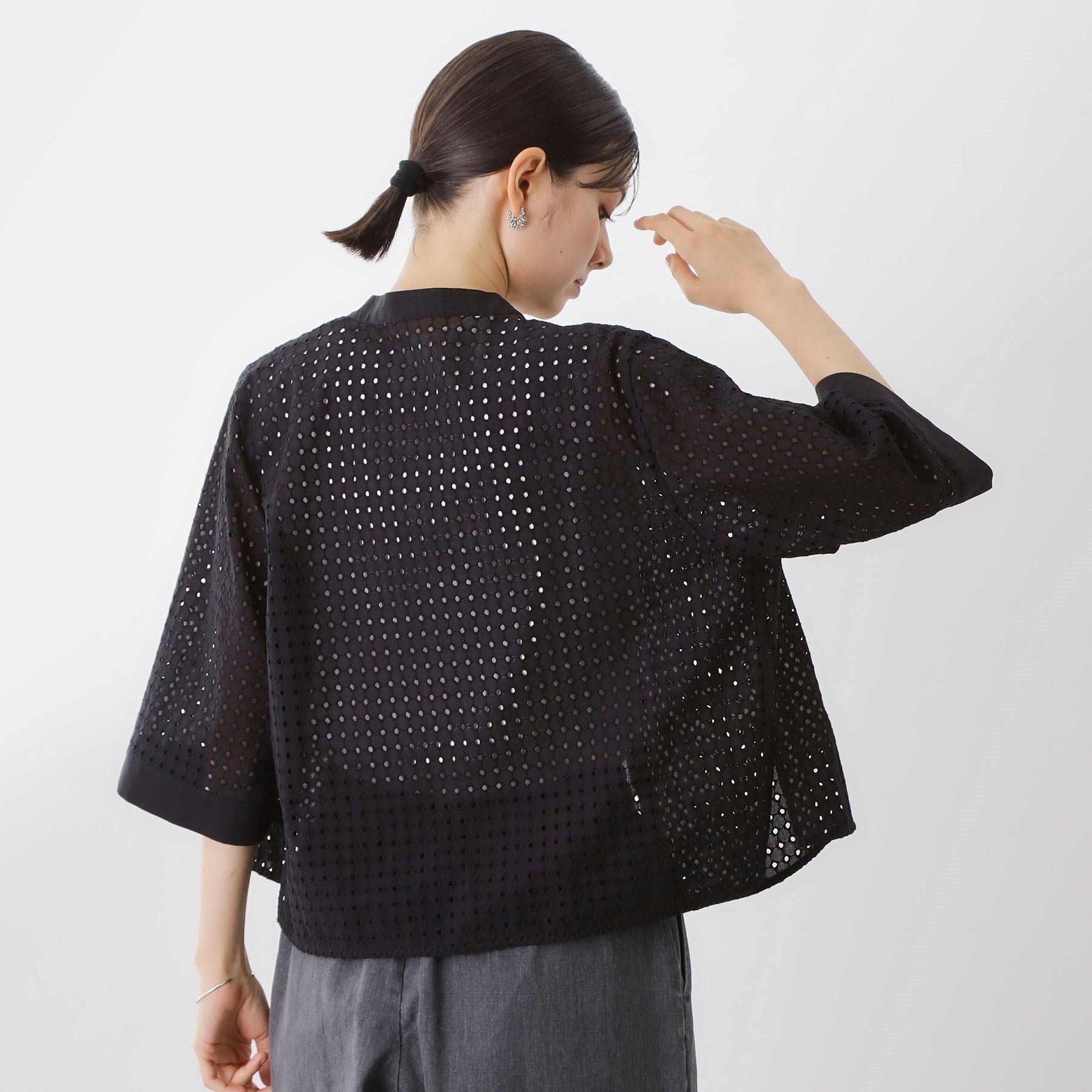 ザ ショップ ティーケー  (ウィメン) THE SHOP TK(Women) サークル刺繍ショート丈シャツ （ブラック(019)） ブラック(019)
