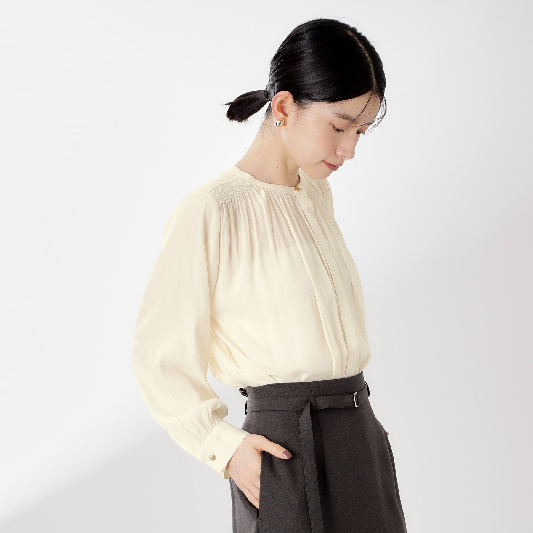 ザ ショップ ティーケー  (ウィメン) THE SHOP TK(Women) ヴィンテージサテンギャザーシャツ （アイボリー(004)） アイボリー(004)