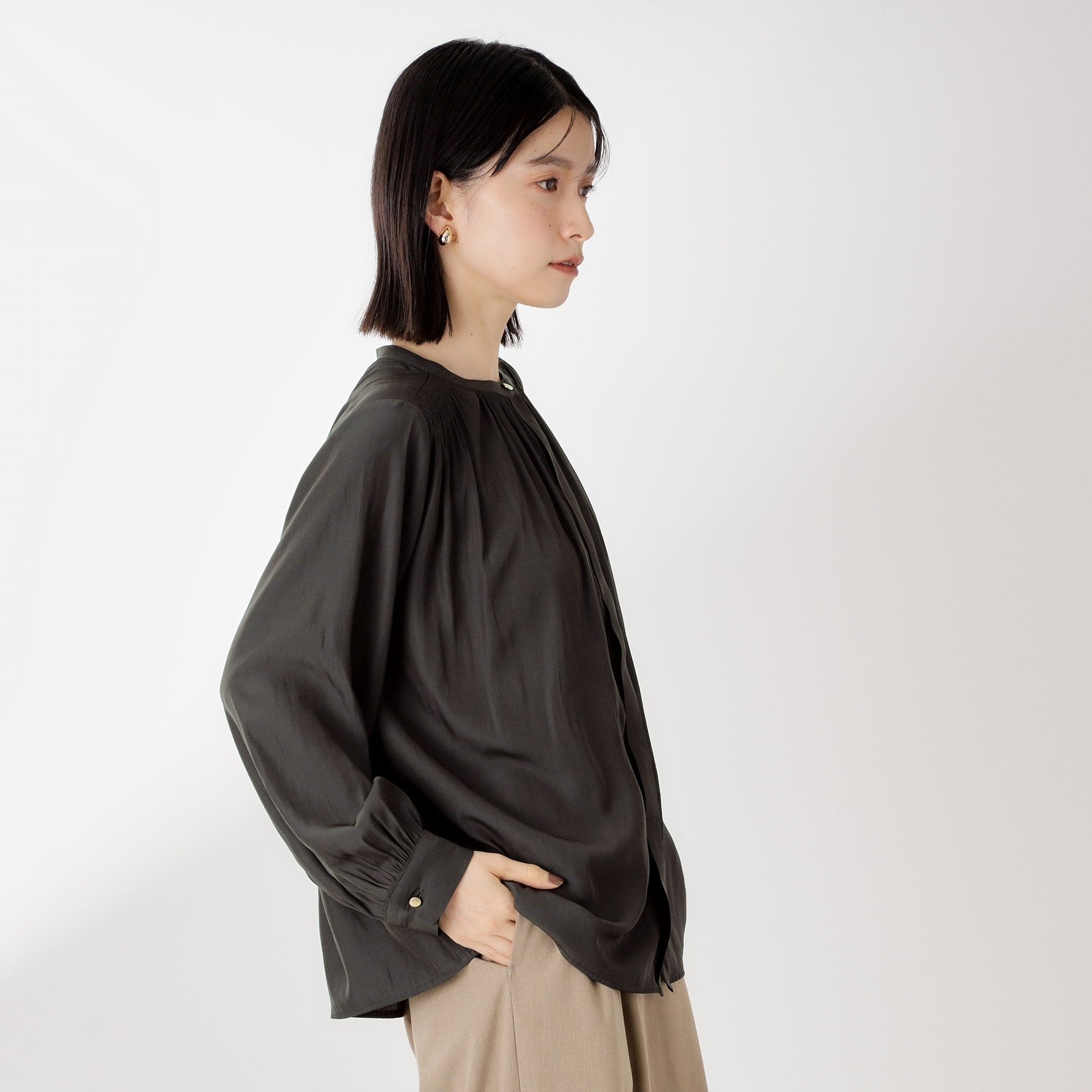 ザ ショップ ティーケー  (ウィメン) THE SHOP TK(Women) ヴィンテージサテンギャザーシャツ （アイボリー(004)） アイボリー(004)