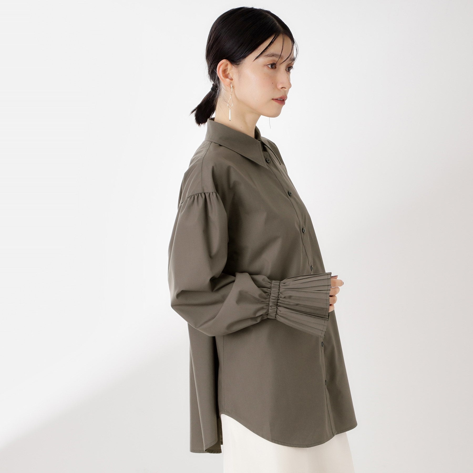 ザ ショップ ティーケー  (ウィメン) THE SHOP TK(Women) 袖プリーツシャツ （スミクロ(018)） スミクロ(018)