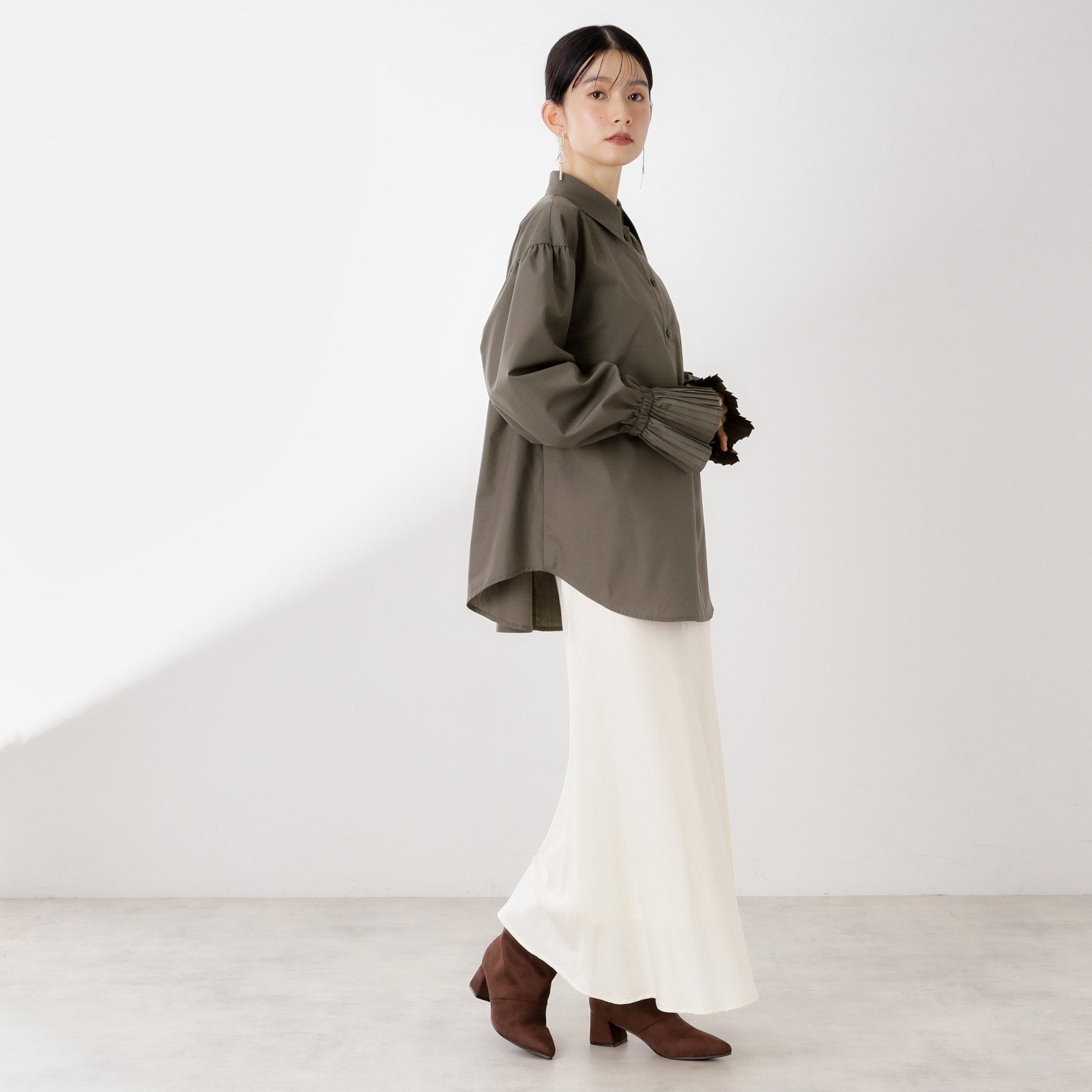 ザ ショップ ティーケー  (ウィメン) THE SHOP TK(Women) 袖プリーツシャツ （スミクロ(018)） スミクロ(018)