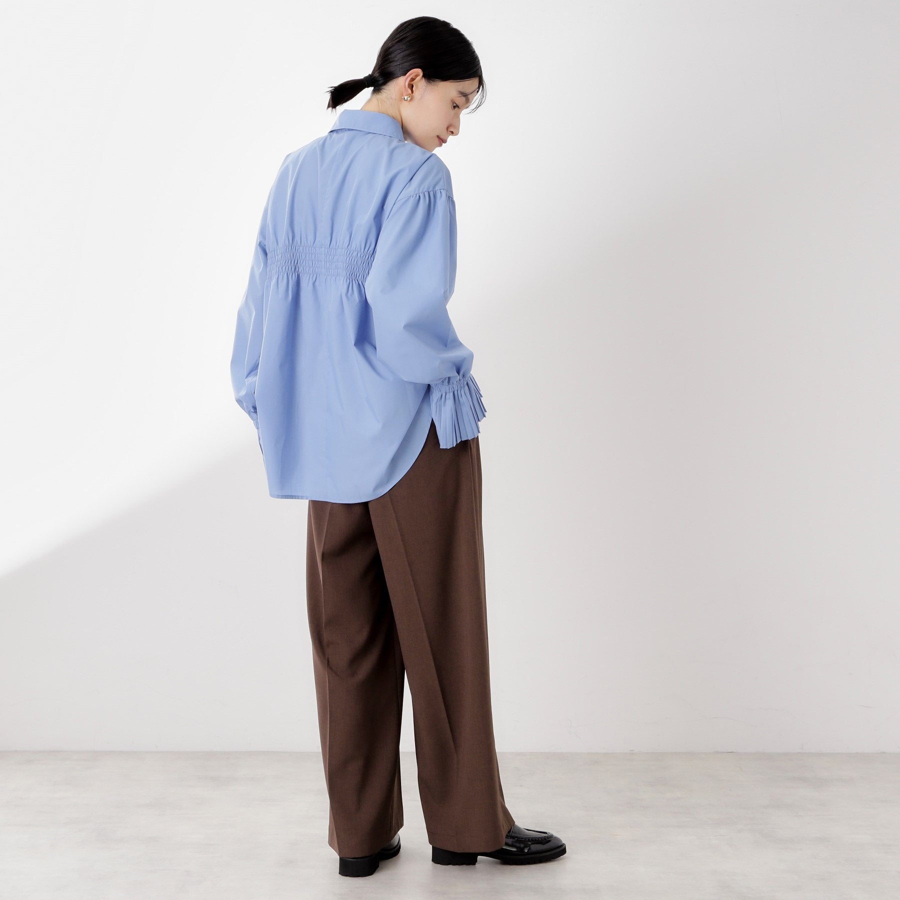 ザ ショップ ティーケー  (ウィメン) THE SHOP TK(Women) 袖プリーツシャツ （スミクロ(018)） スミクロ(018)