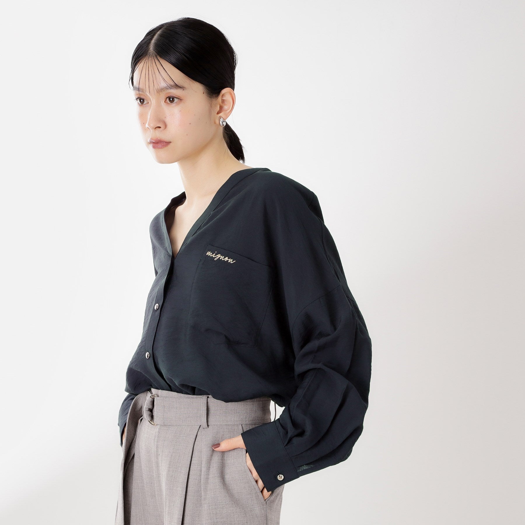 ザ ショップ ティーケー  (ウィメン) THE SHOP TK(Women) イレヘム刺繍ポケットシャツ （ネイビー(094)） ネイビー(094)