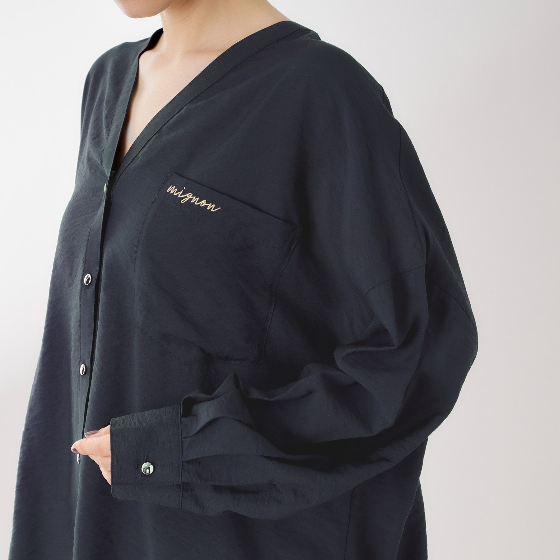 ザ ショップ ティーケー  (ウィメン) THE SHOP TK(Women) イレヘム刺繍ポケットシャツ （ネイビー(094)） ネイビー(094)