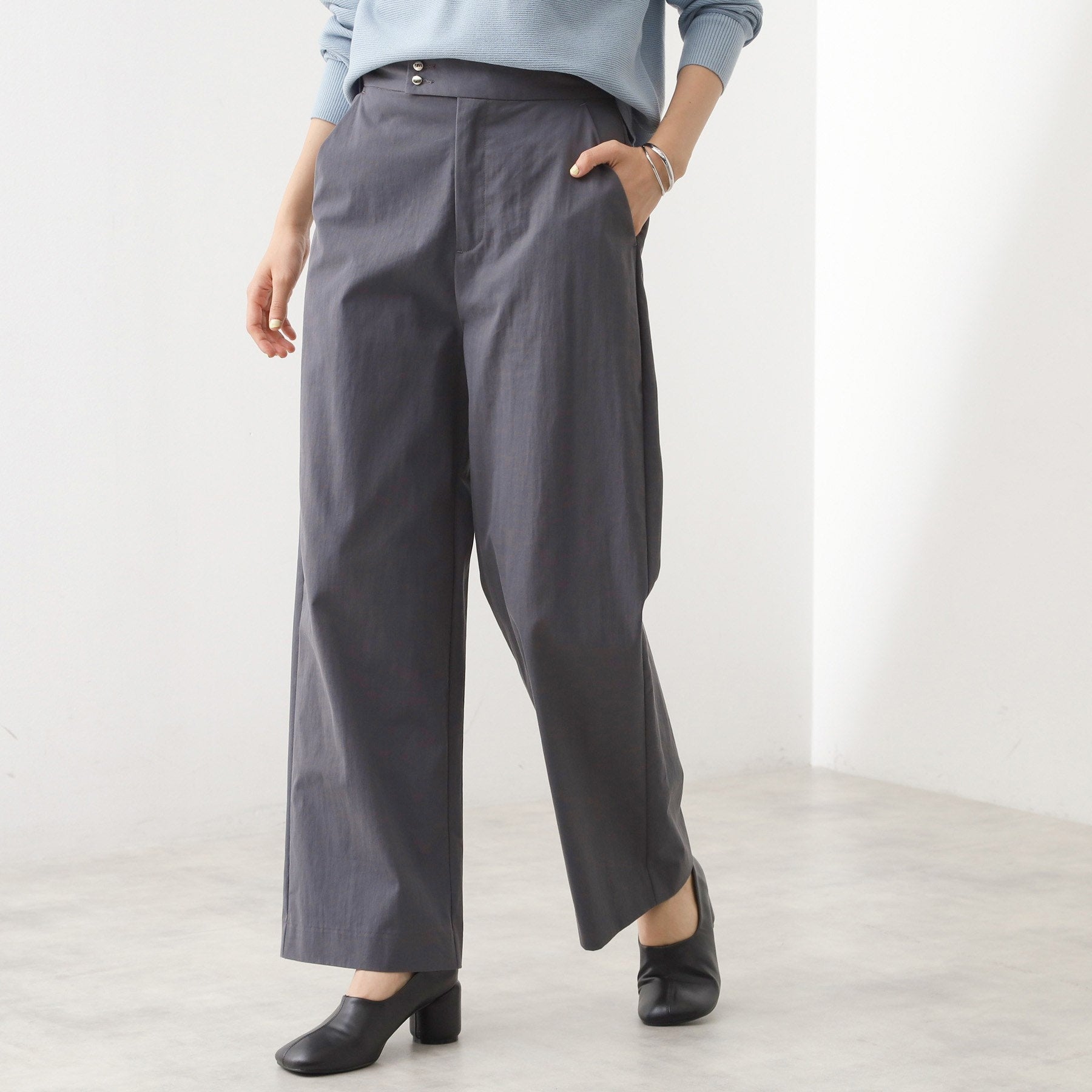ザ ショップ ティーケー  (ウィメン) THE SHOP TK(Women) コットンナイロンデザイン釦パンツ （スミクロ(018)） スミクロ(018)