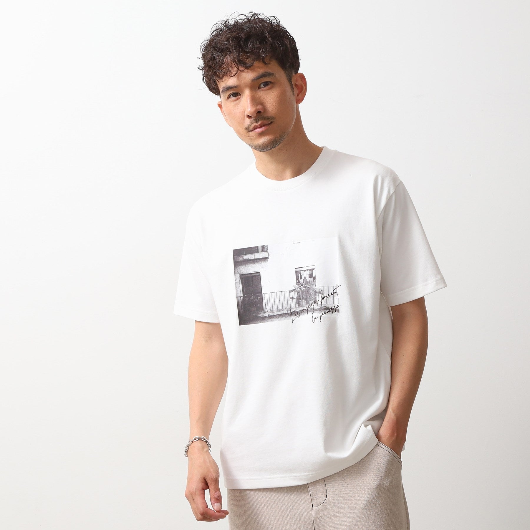 ザ ショップ ティーケー(メンズ) THE SHOP TK(Men) リサイクルフォトグラファープリントTシャツ （オフホワイト(603)） オフホワイト(603)